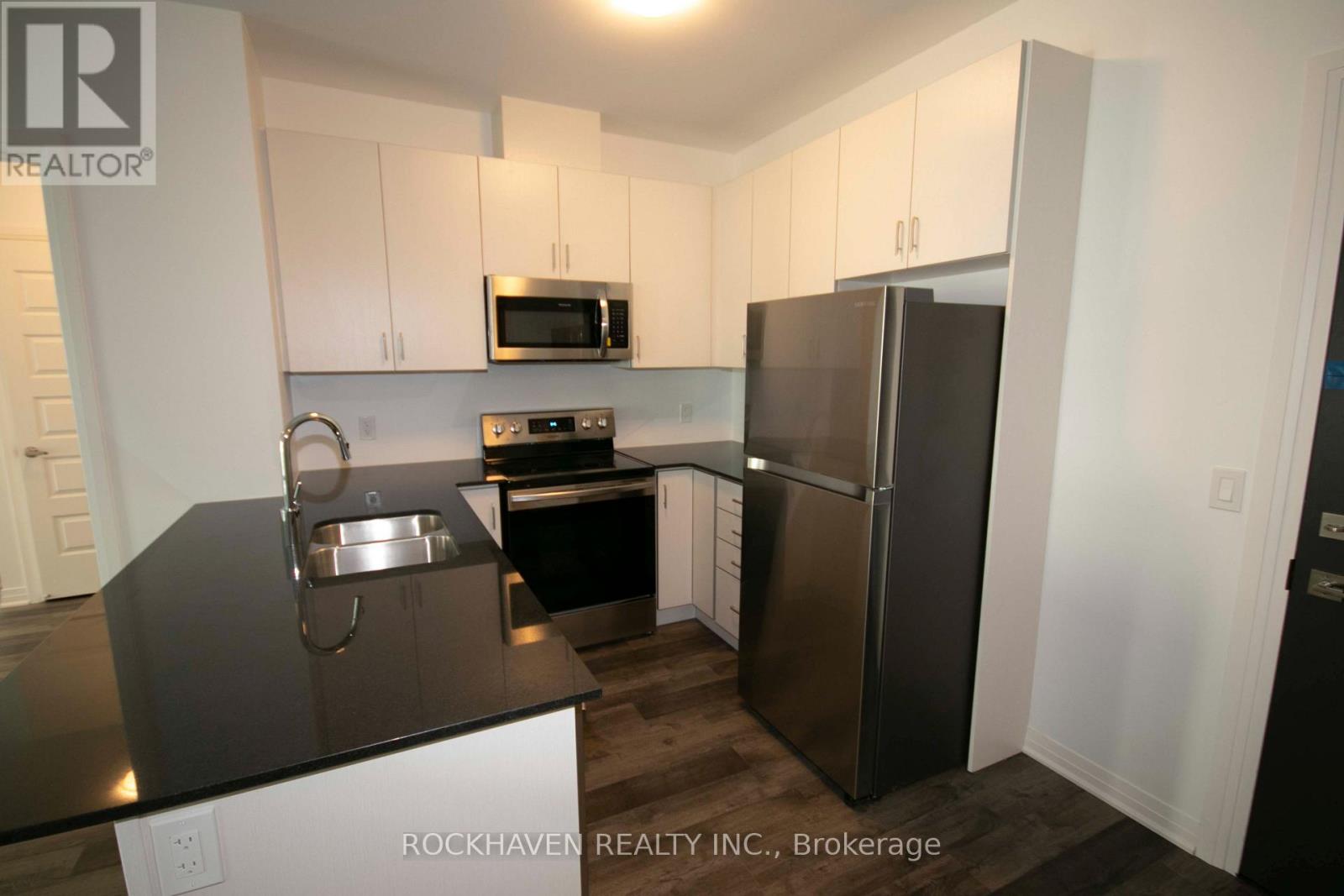 210 - 102 Grovewood Common, Oakville, Ontario L6H 0X3 - Photo 5 - W13712760