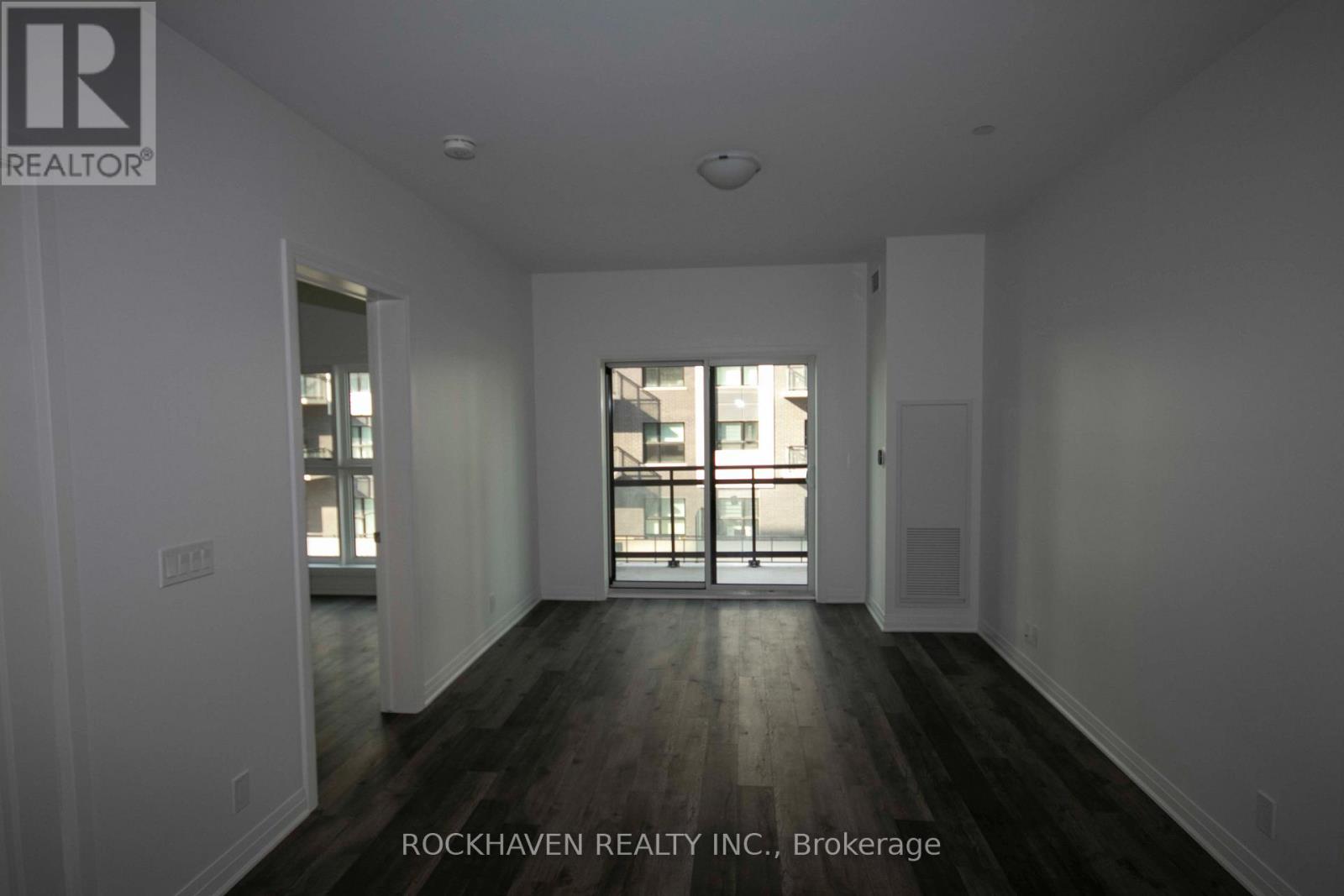 210 - 102 Grovewood Common, Oakville, Ontario L6H 0X3 - Photo 7 - W13712760
