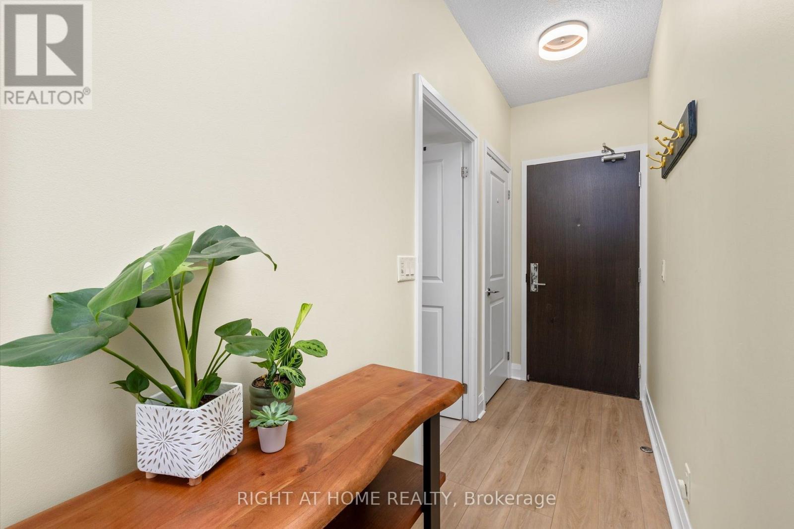 815 - 1185 The Queensway, Toronto, Ontario  M8Z 0C6 - Photo 3 - W13712776