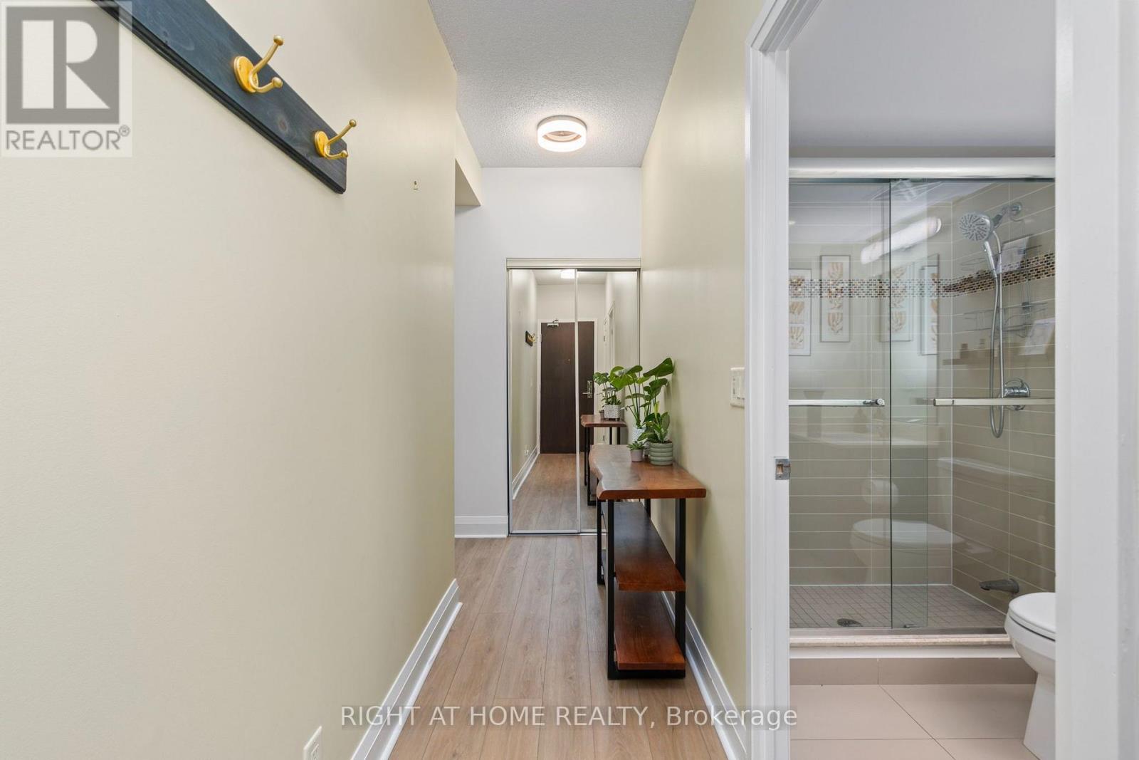 815 - 1185 The Queensway, Toronto, Ontario  M8Z 0C6 - Photo 4 - W13712776