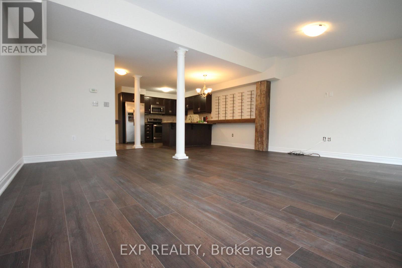 22 Geranium Avenue N, Hamilton, Ontario  L0R 1P0 - Photo 4 - X13712674