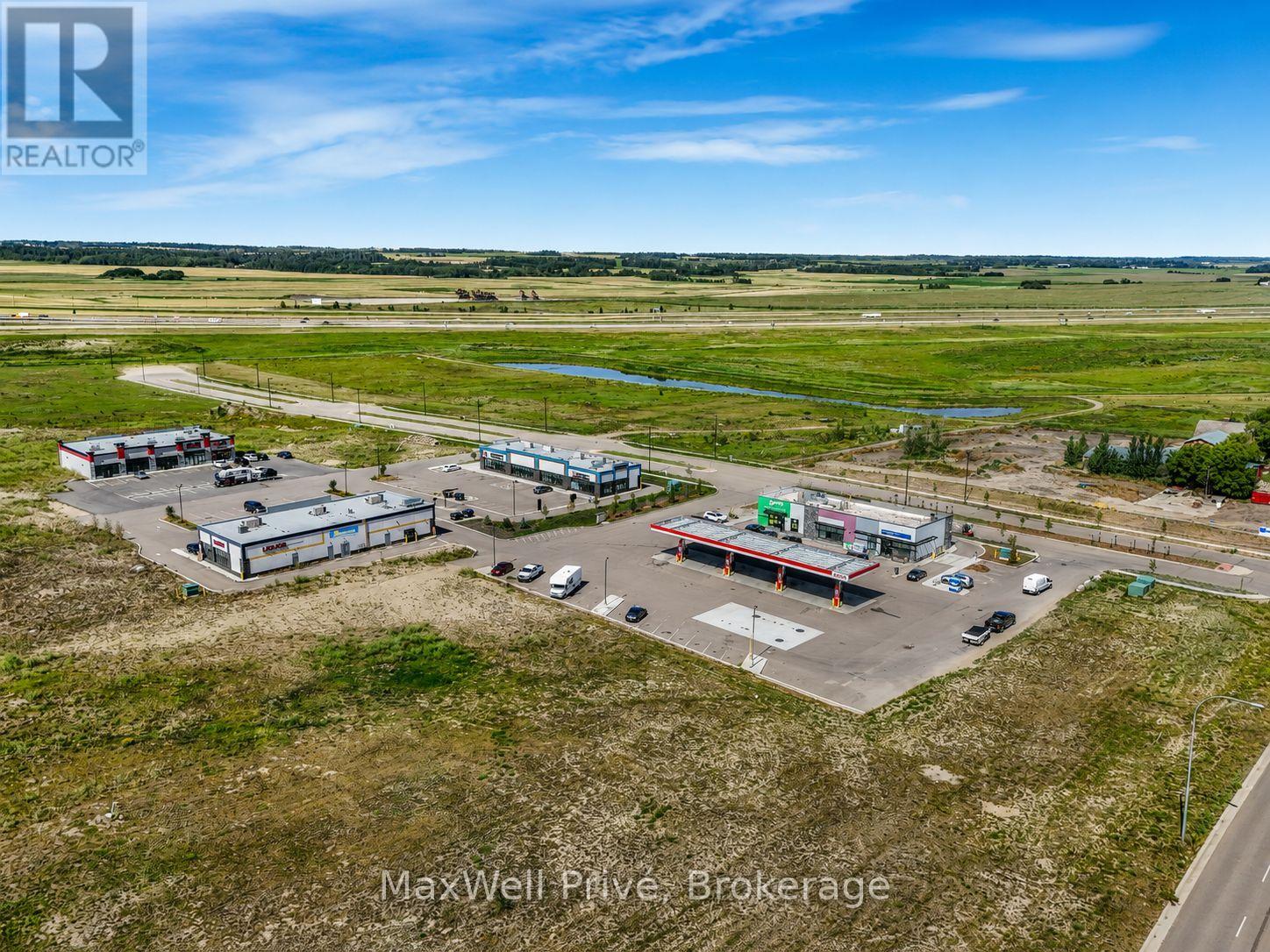 7605 Henderson Way, Lacombe, Alberta  T4L 0K7 - Photo 4 - X13712678