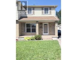MAIN FLOOR - 32 VINTAGE CRESCENT, St. Catharines, Ontario