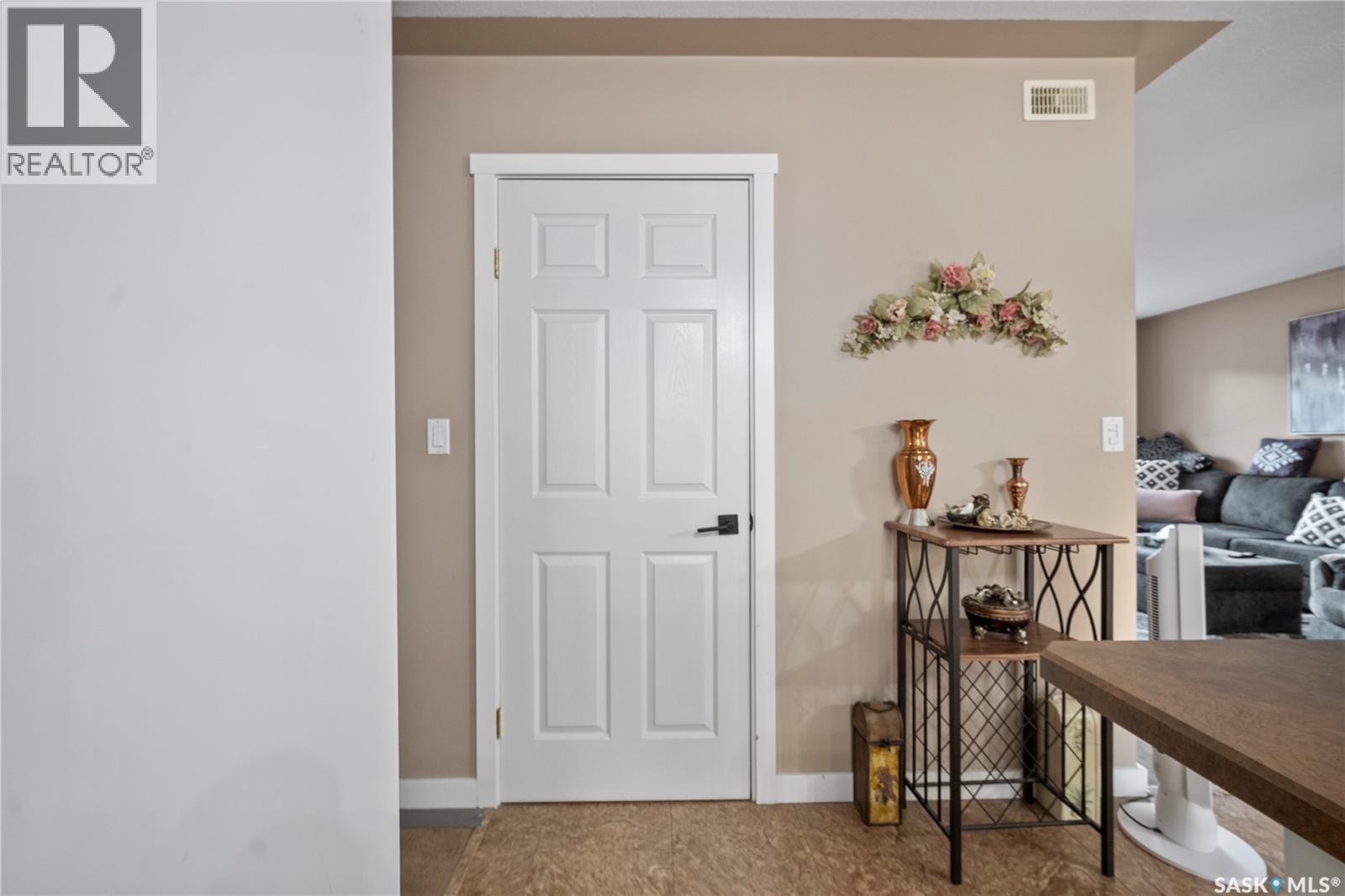 405 4th Avenue Ne, Moose Jaw, Saskatchewan  S6H 8B8 - Photo 24 - SK046655