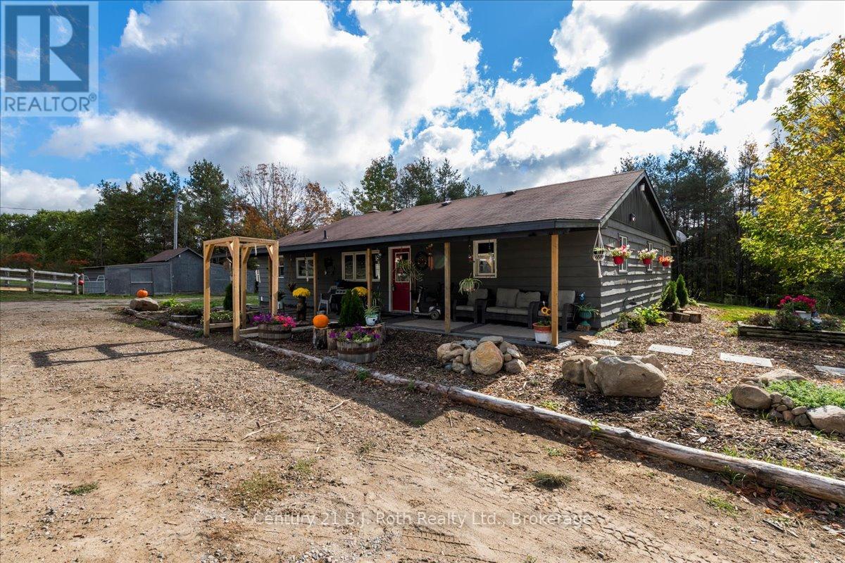 2286 Flos 10 Road, Springwater, Ontario  L0L 1P0 - Photo 5 - S12855224