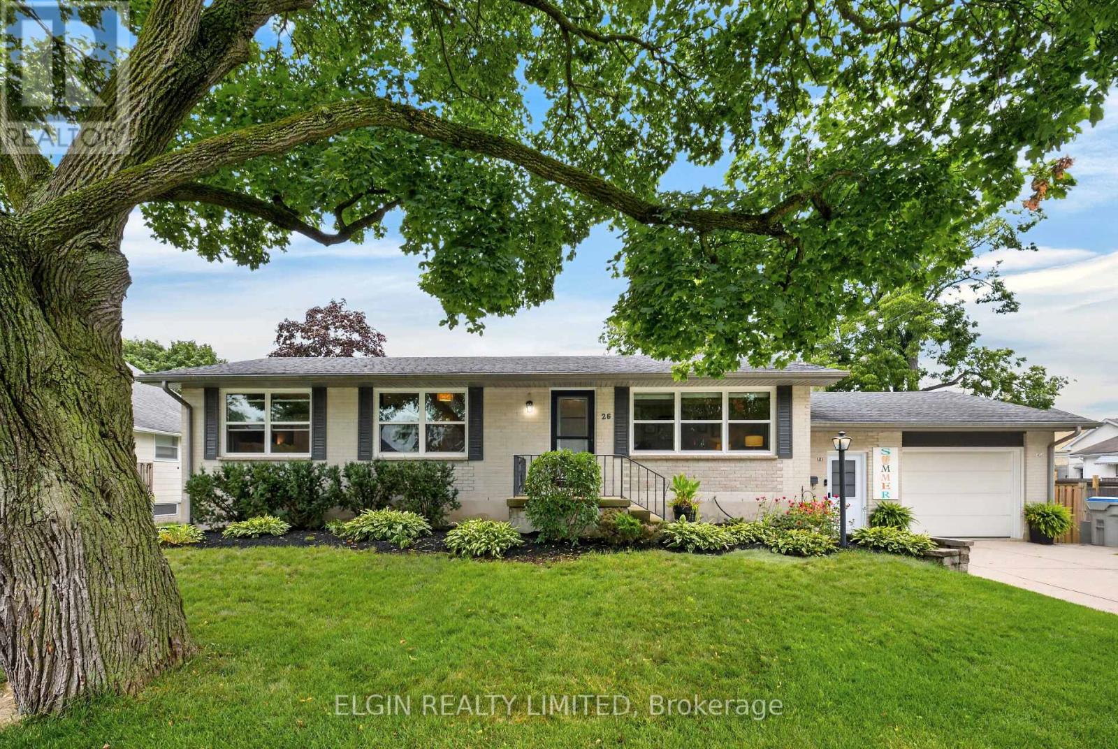 26 Queen Street, Strathroy-Caradoc, Ontario  N7G 2H7 - Photo 1 - X13712834