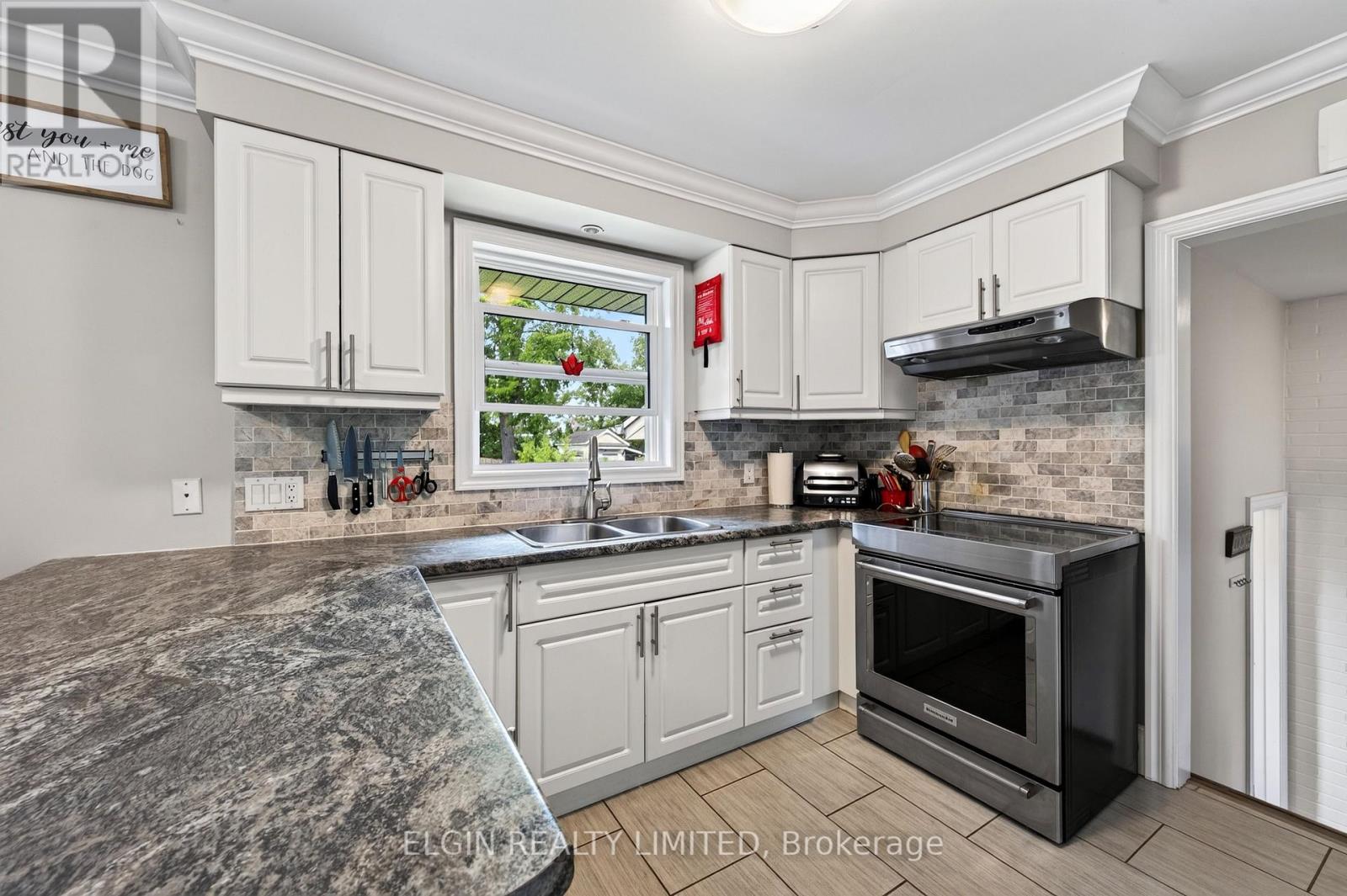 26 Queen Street, Strathroy-Caradoc, Ontario  N7G 2H7 - Photo 14 - X13712834