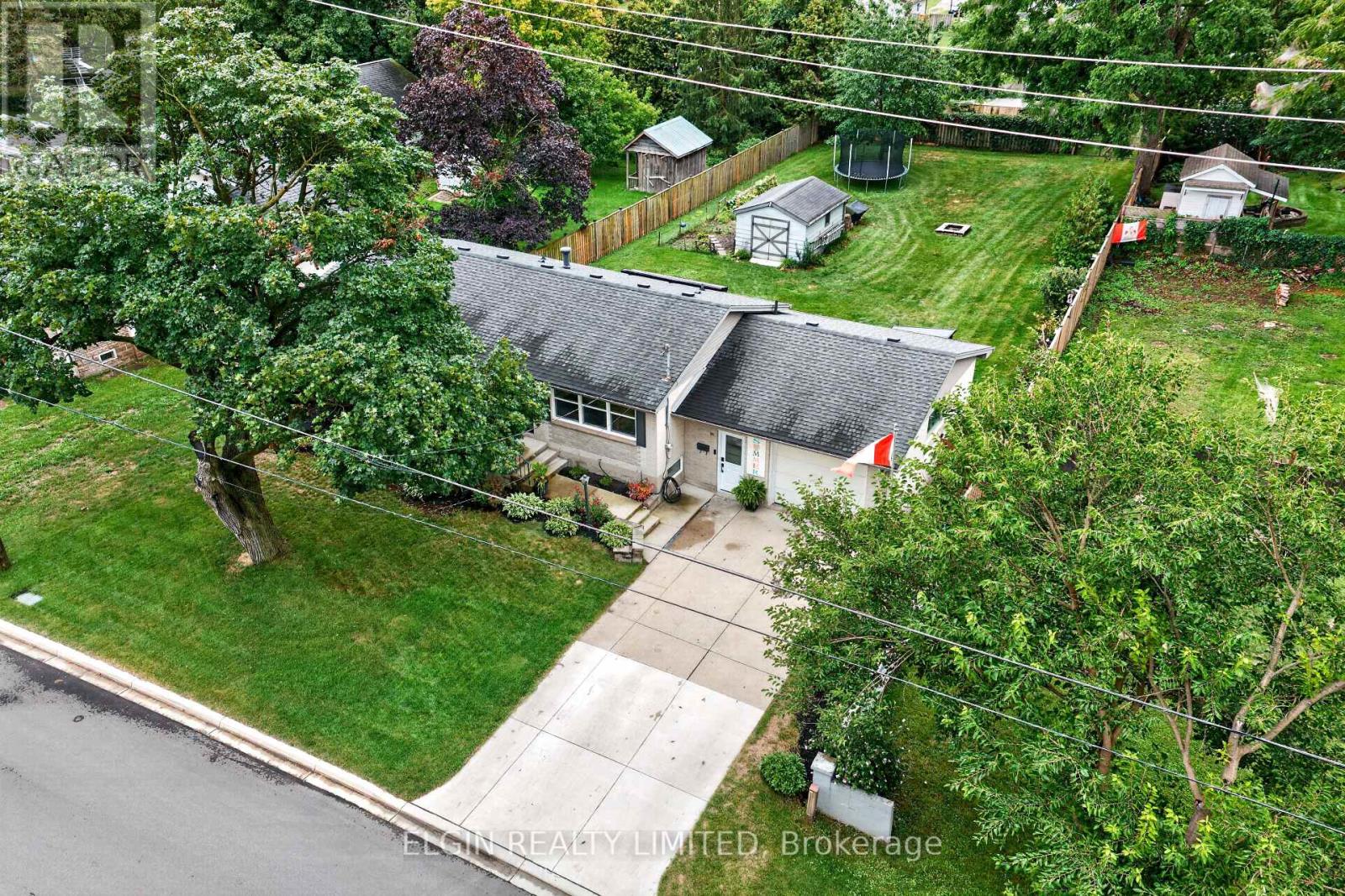 26 Queen Street, Strathroy-Caradoc, Ontario  N7G 2H7 - Photo 3 - X13712834