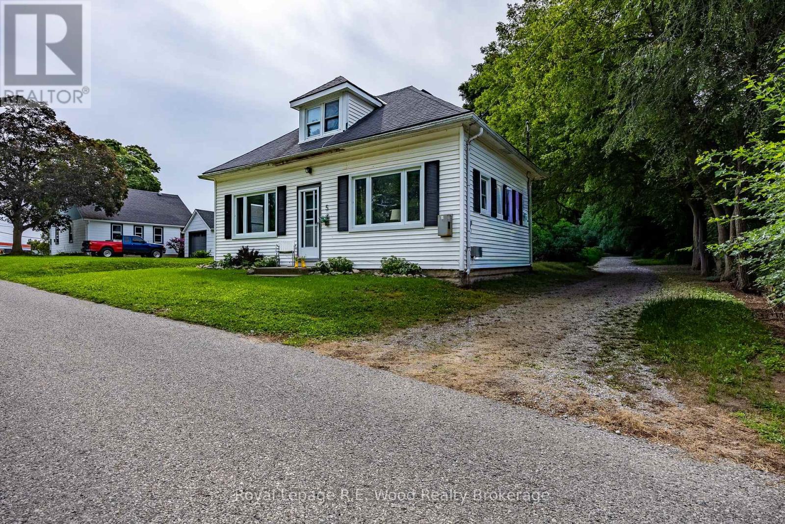 5 First Alley, Tillsonburg, Ontario  N4G 5P7 - Photo 2 - X13712842
