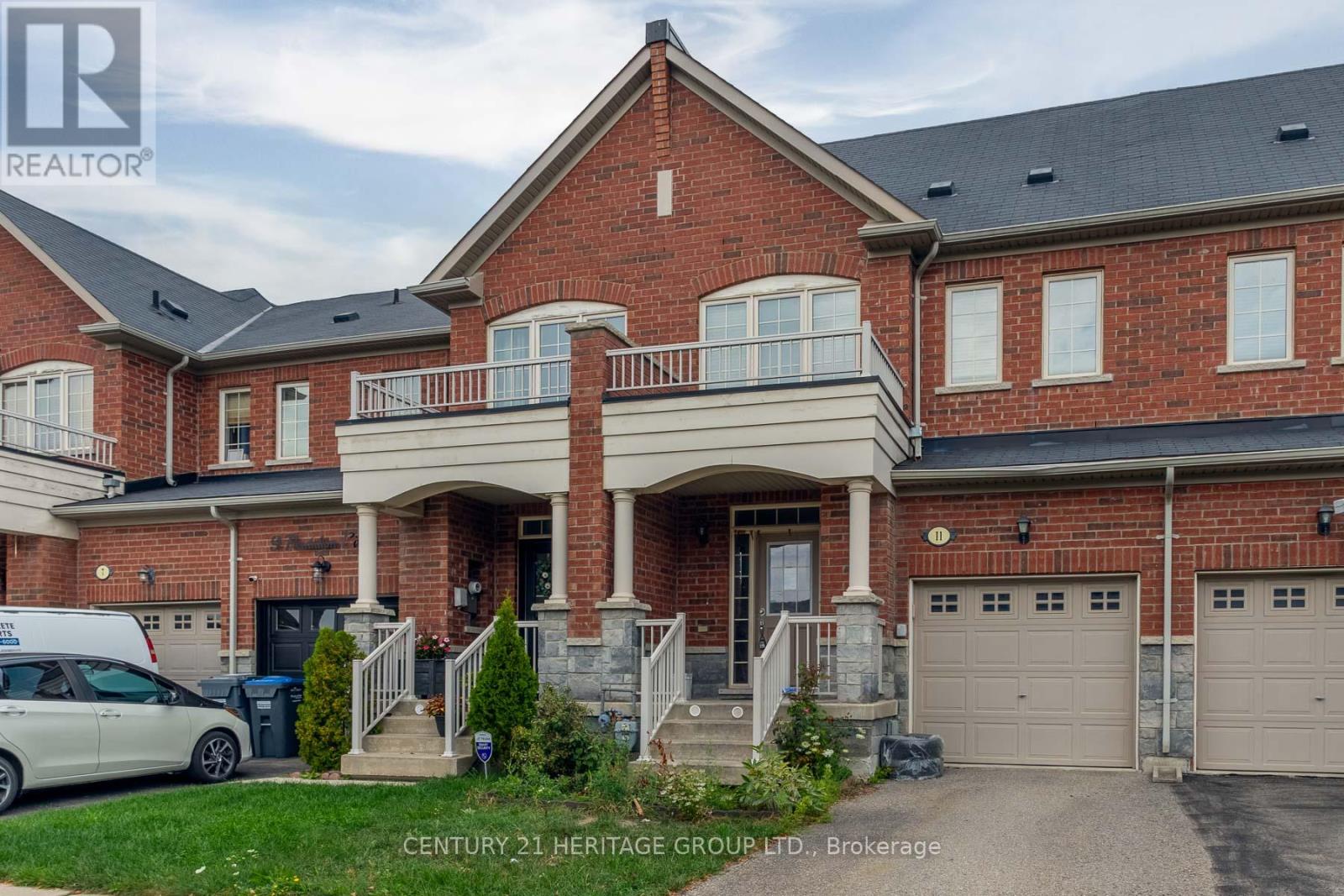 11 Pendulum Circle, Brampton, Ontario  L6R 3N5 - Photo 1 - W13712788