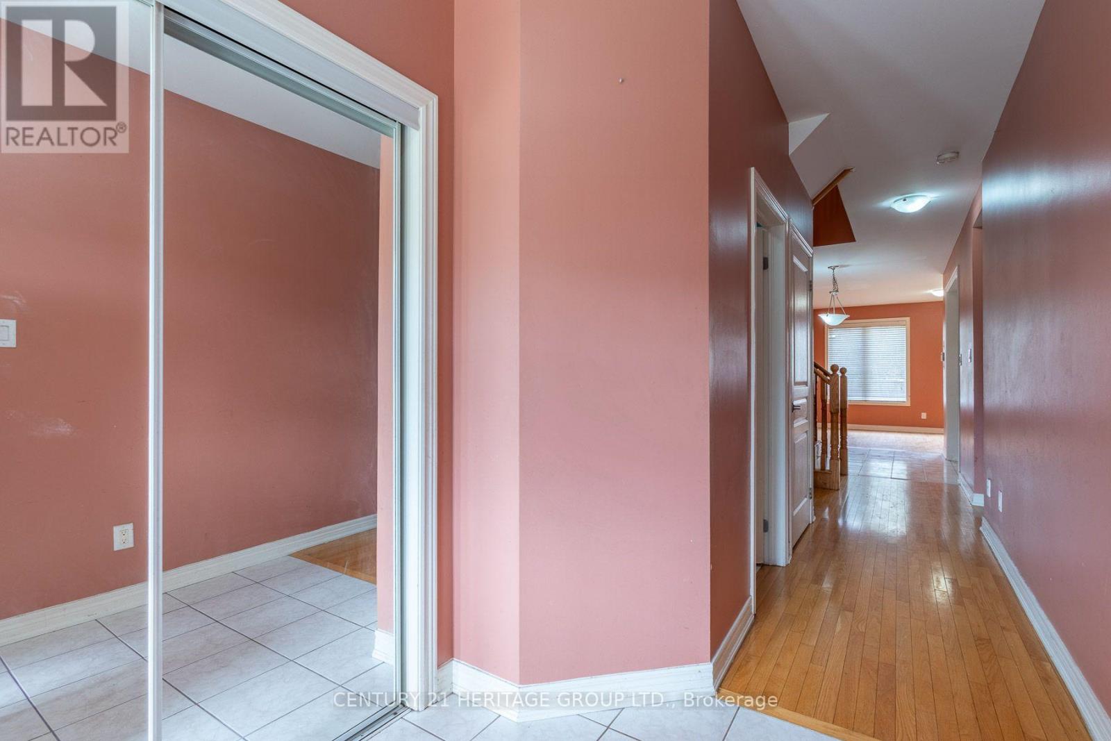 11 Pendulum Circle, Brampton, Ontario  L6R 3N5 - Photo 2 - W13712788