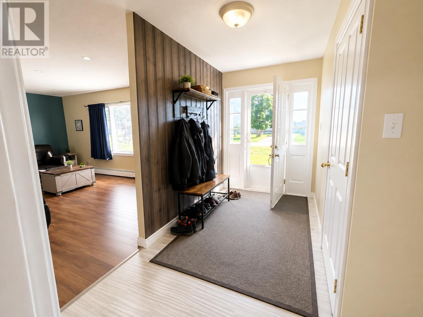 15 Phillips Avenue, Summerside, Prince Edward Island  C1N 4L2 - Photo 3 - 202621523