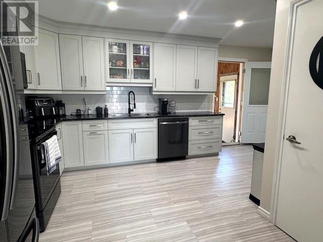 15 Phillips Avenue, Summerside, Prince Edward Island  C1N 4L2 - Photo 6 - 202621523