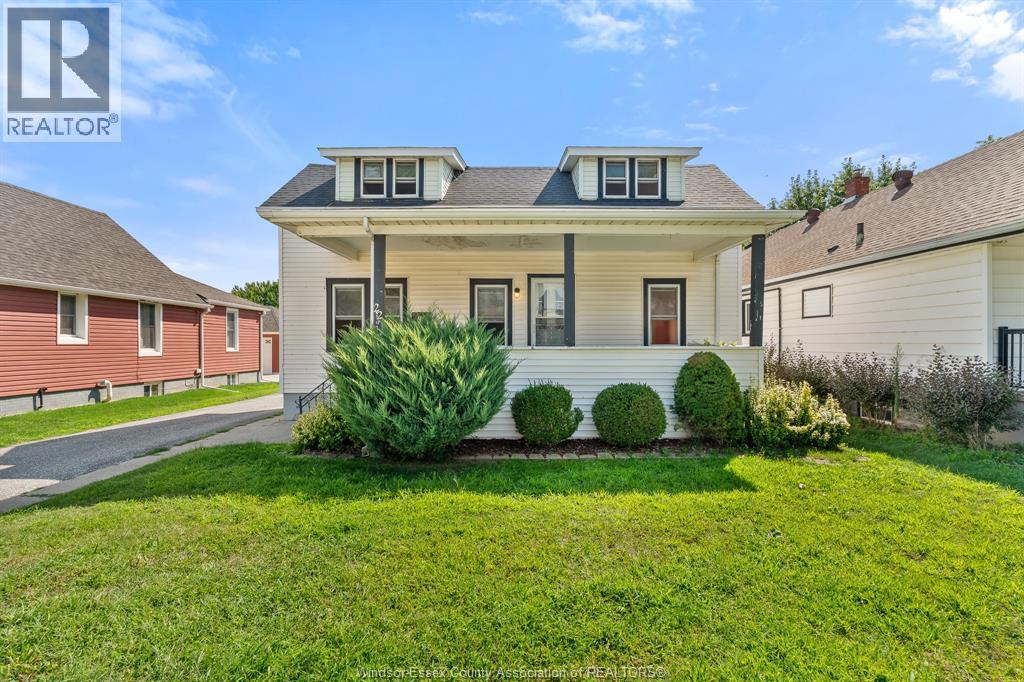 22 Melrose Avenue, Leamington, Ontario  N8H 2H9 - Photo 3 - 26020629