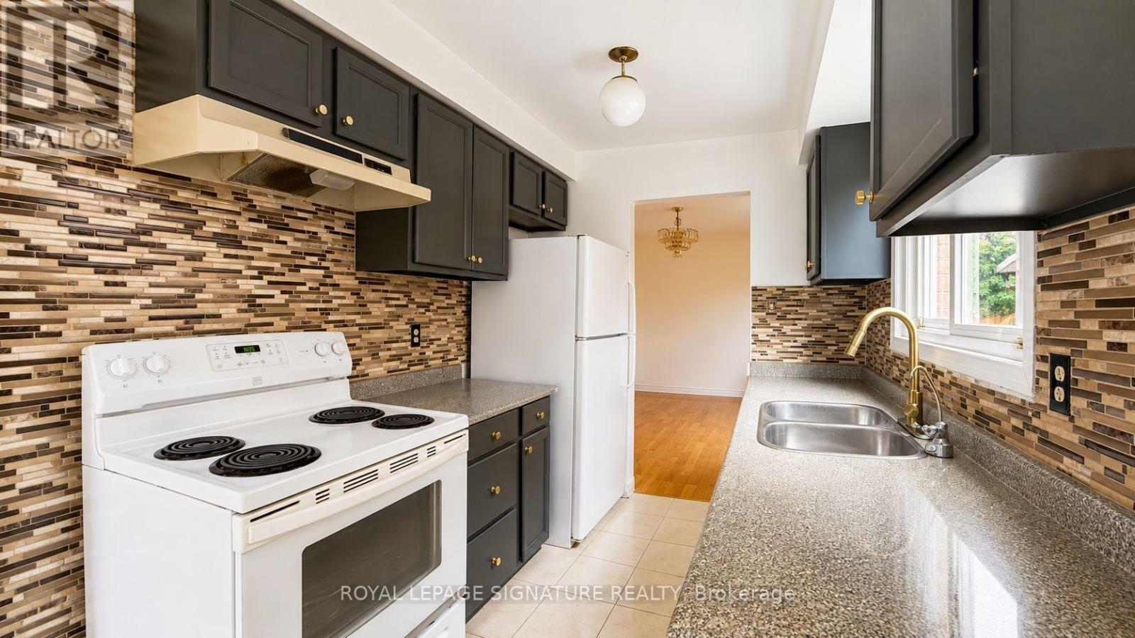 77 Brimstone Crescent, Toronto, Ontario  M1V 3C8 - Photo 11 - E13712884
