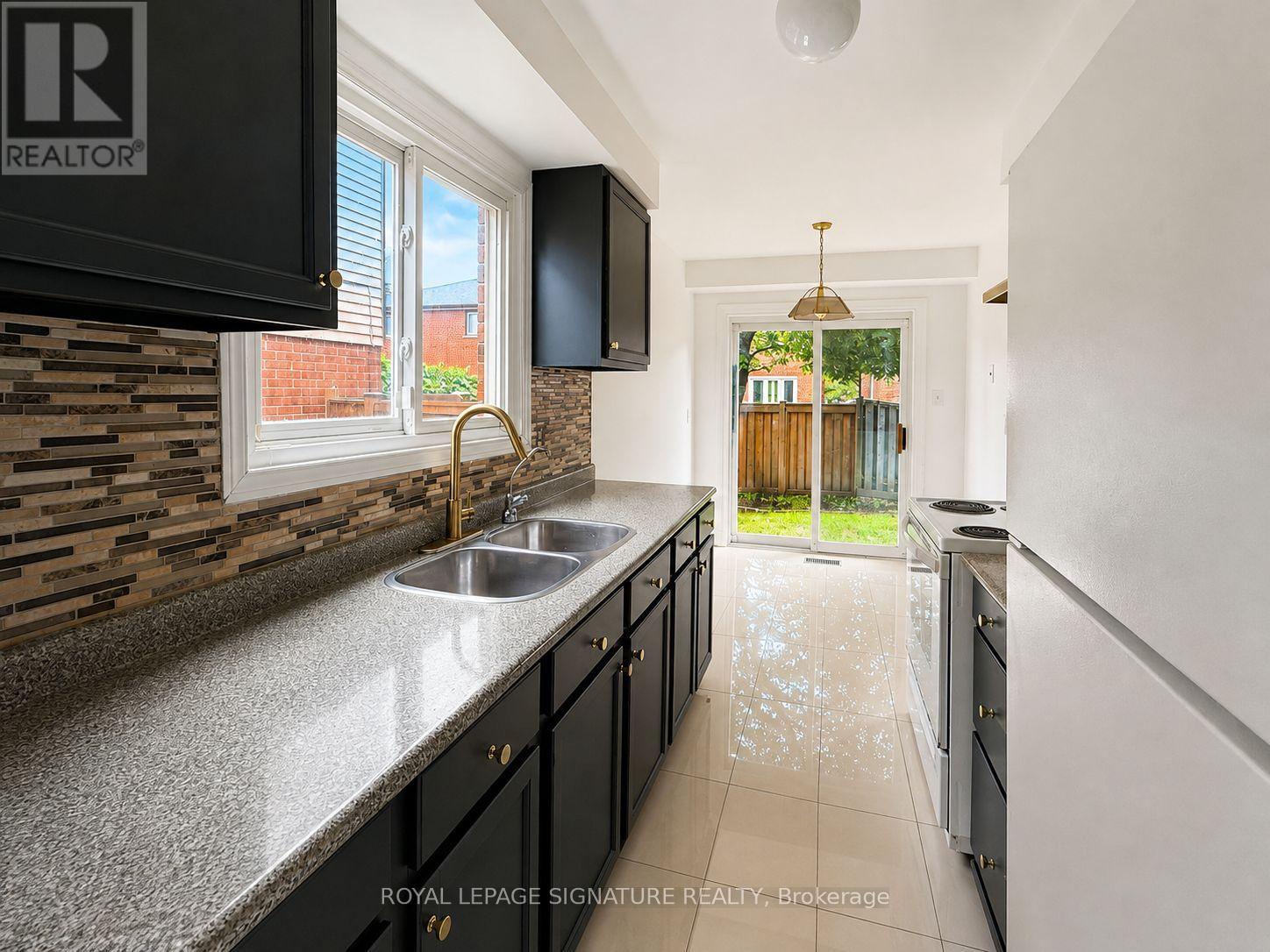 77 Brimstone Crescent, Toronto, Ontario  M1V 3C8 - Photo 13 - E13712884