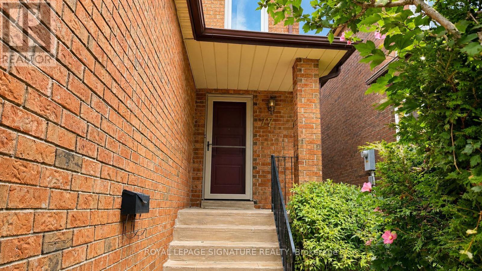 77 Brimstone Crescent, Toronto, Ontario  M1V 3C8 - Photo 2 - E13712884