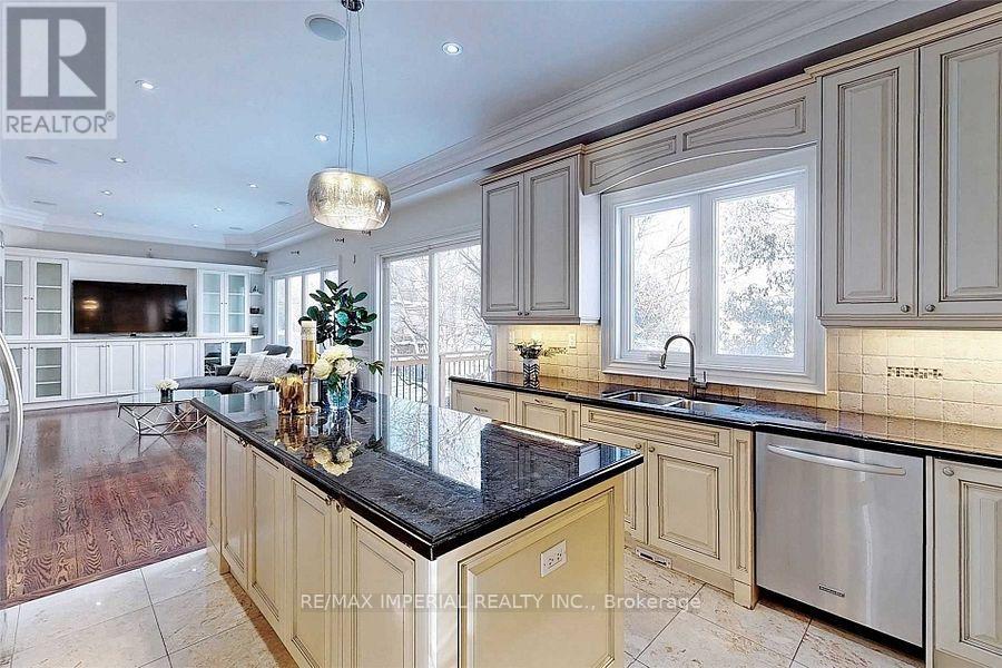 82 Woodward Avenue, Markham, Ontario  L3T 1E7 - Photo 9 - N13712846