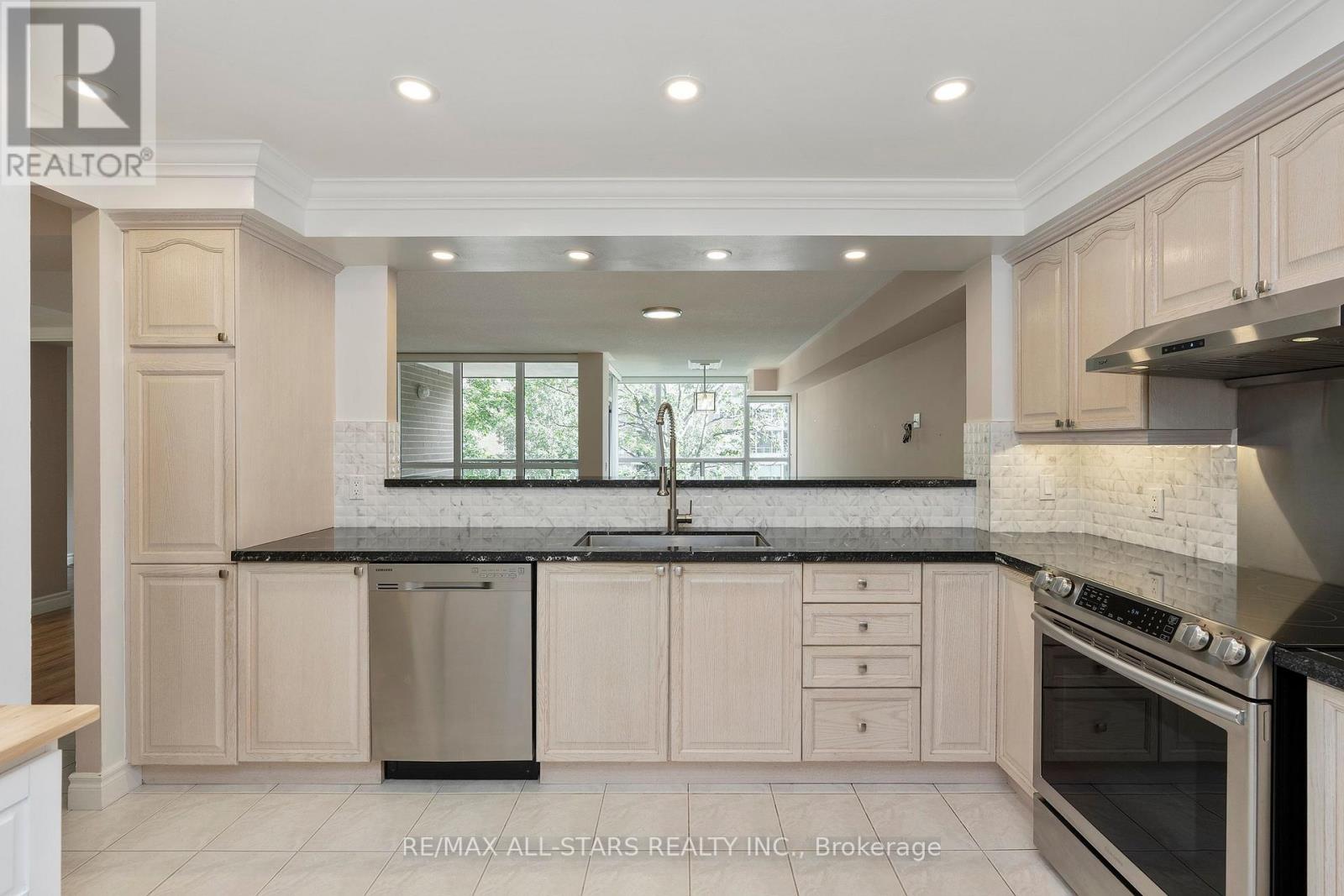 211 - 50 The Boardwalk Way, Markham, Ontario L6E 1B6 - Photo 5 - N13712864