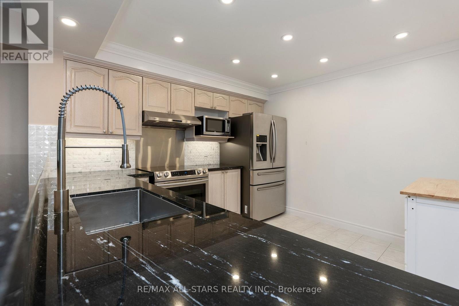 211 - 50 The Boardwalk Way, Markham, Ontario L6E 1B6 - Photo 8 - N13712864