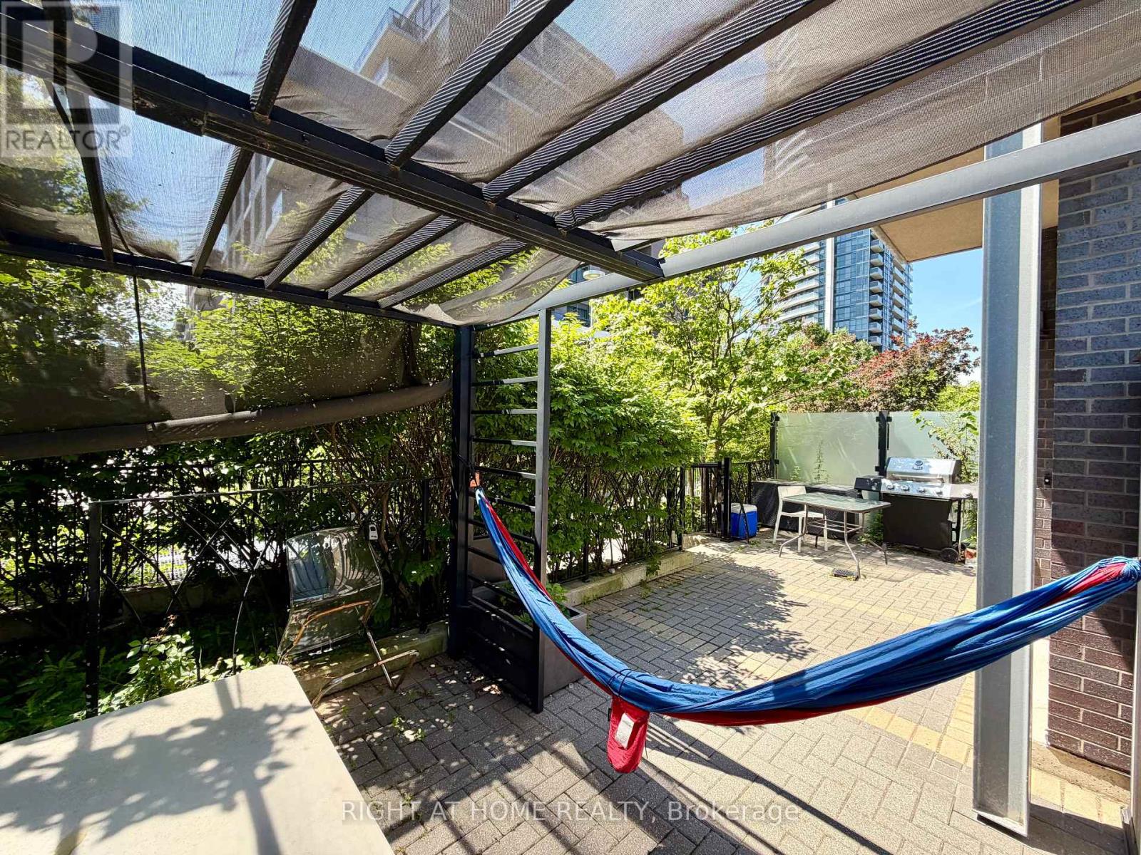 15 - 1 Valhalla Inn Road, Toronto, Ontario  M9B 1S9 - Photo 2 - W13712856