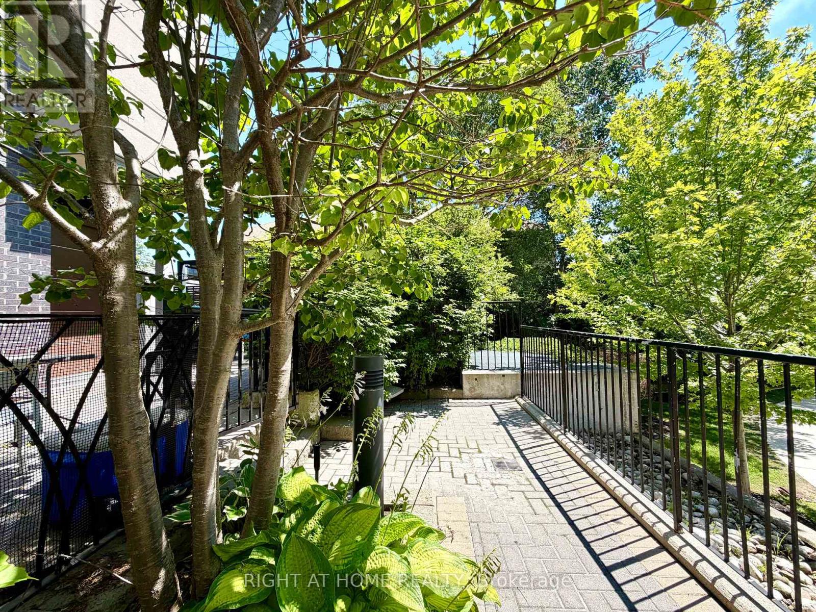15 - 1 Valhalla Inn Road, Toronto, Ontario  M9B 1S9 - Photo 8 - W13712856