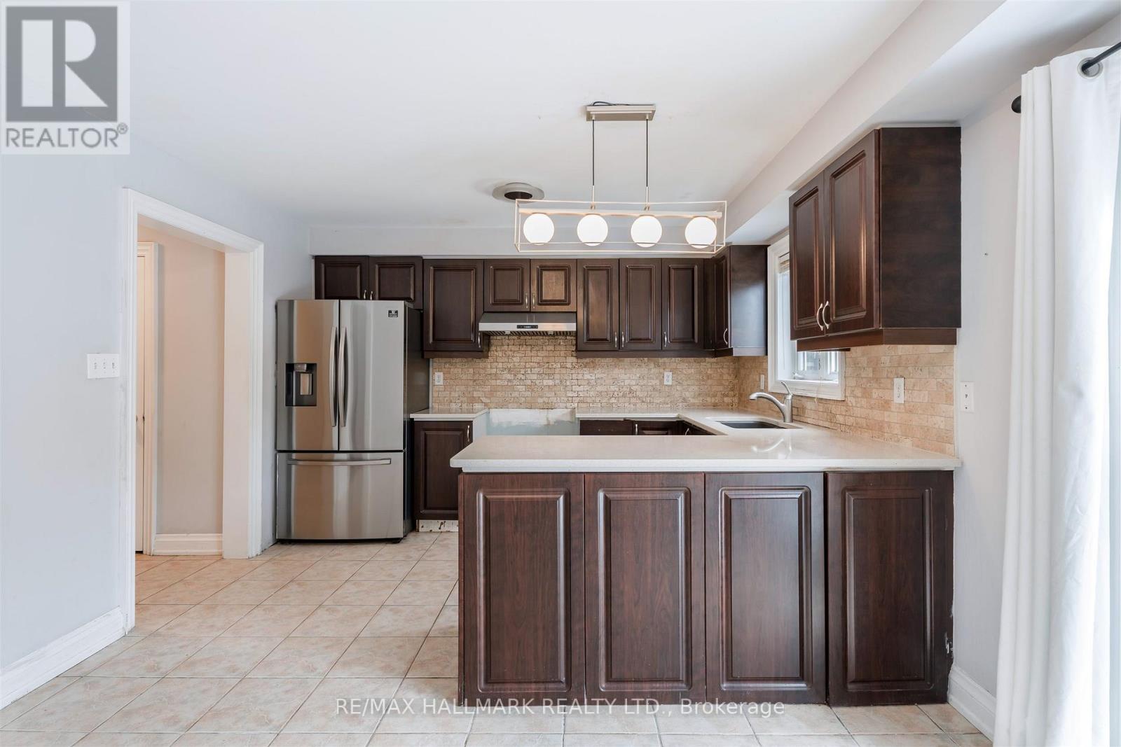 241 Featherstone Road, Milton, Ontario  L9T 7C3 - Photo 7 - W13712870