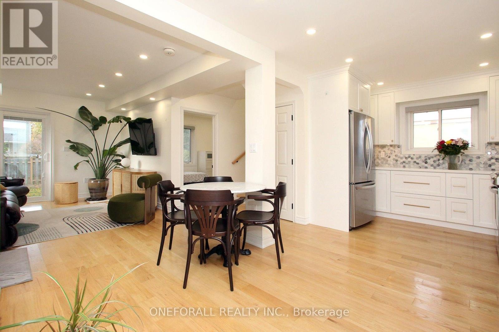 Main Floor & 2nd Floor - 10 Esmond Crescent, Toronto, Ontario  M9W 3P8 - Photo 11 - W13712878