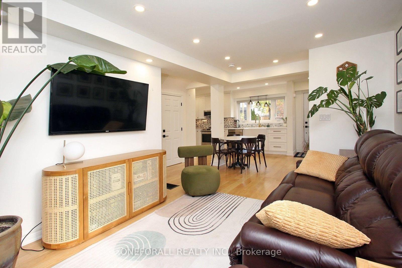 Main Floor & 2nd Floor - 10 Esmond Crescent, Toronto, Ontario  M9W 3P8 - Photo 13 - W13712878