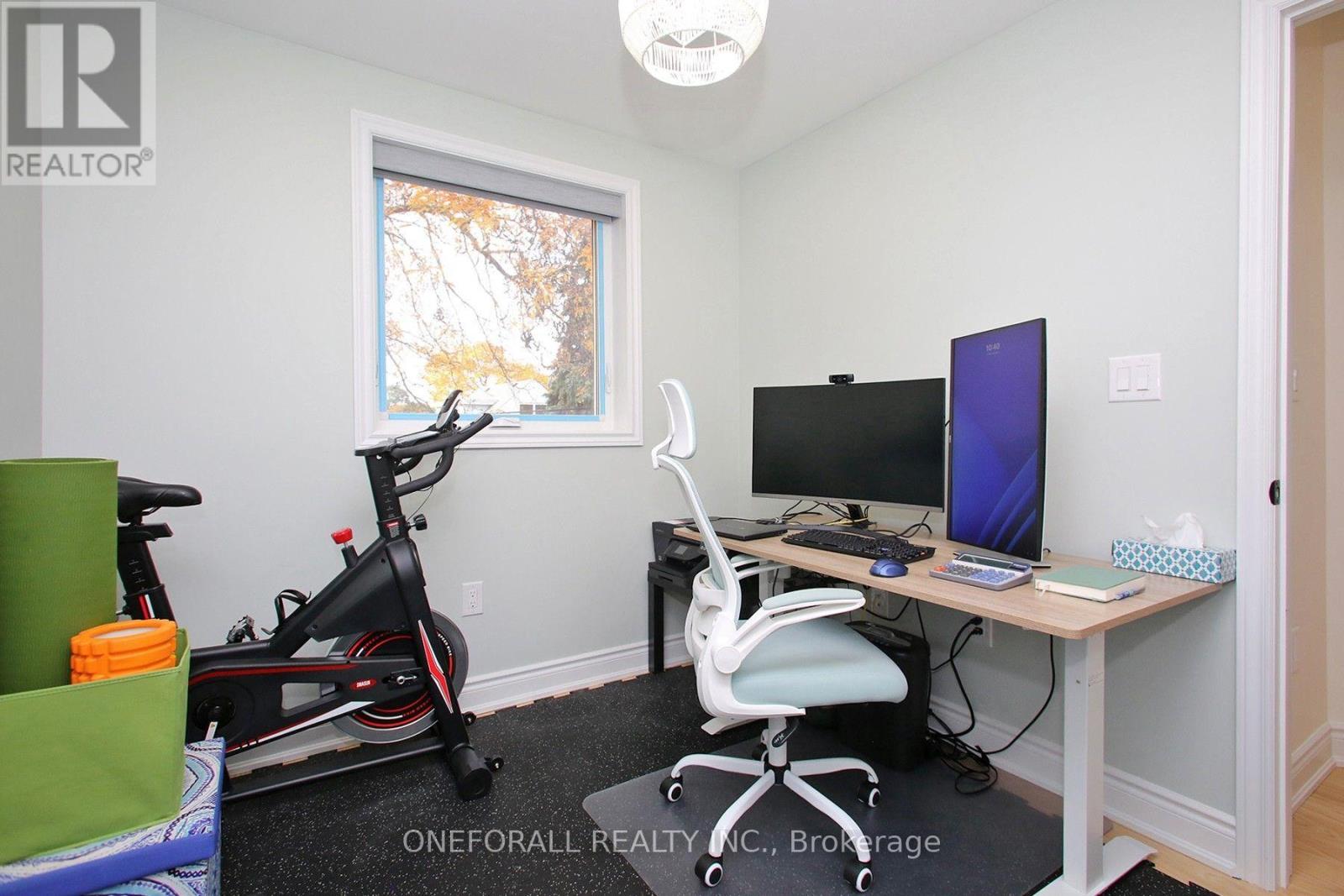 Main Floor & 2nd Floor - 10 Esmond Crescent, Toronto, Ontario  M9W 3P8 - Photo 17 - W13712878