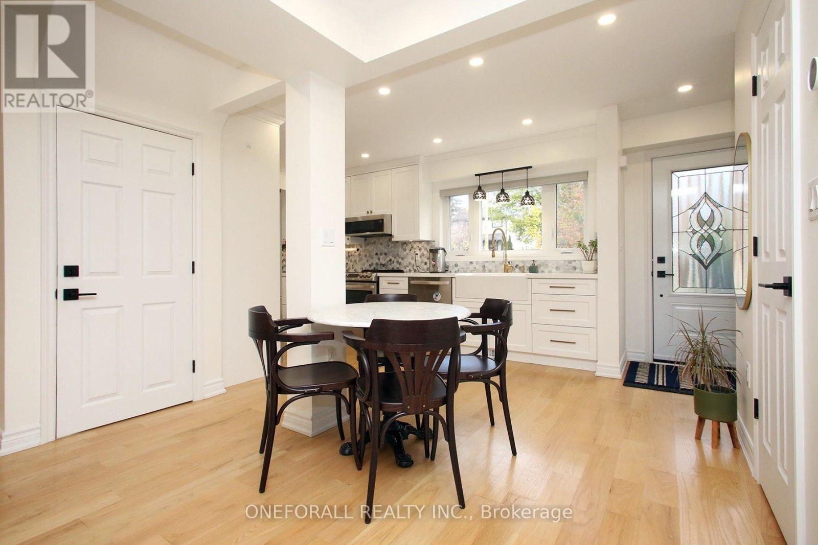 Main Floor & 2nd Floor - 10 Esmond Crescent, Toronto, Ontario  M9W 3P8 - Photo 4 - W13712878