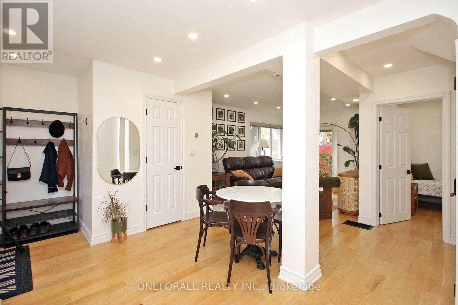 Main Floor & 2nd Floor - 10 Esmond Crescent, Toronto, Ontario  M9W 3P8 - Photo 5 - W13712878