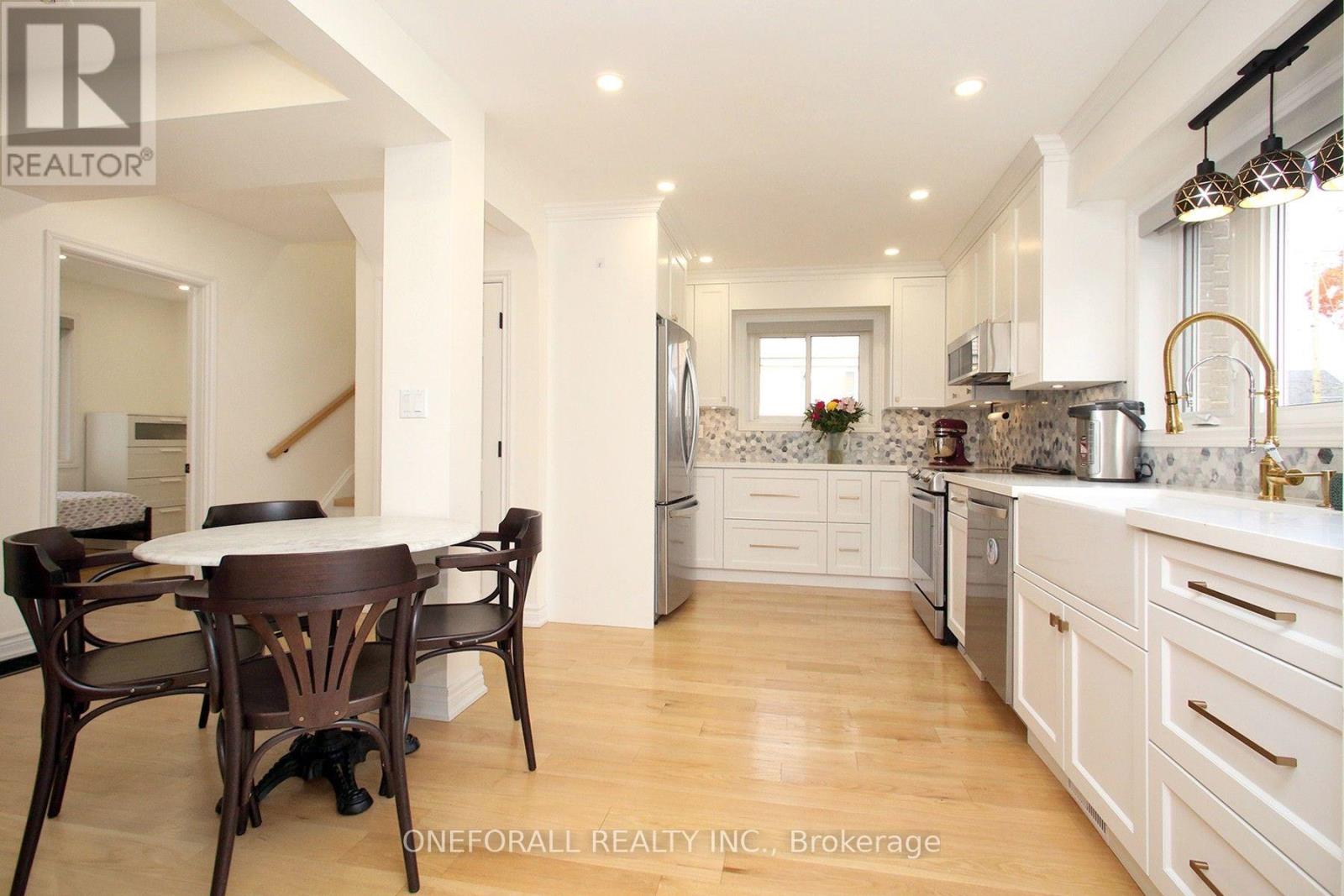 Main Floor & 2nd Floor - 10 Esmond Crescent, Toronto, Ontario  M9W 3P8 - Photo 6 - W13712878
