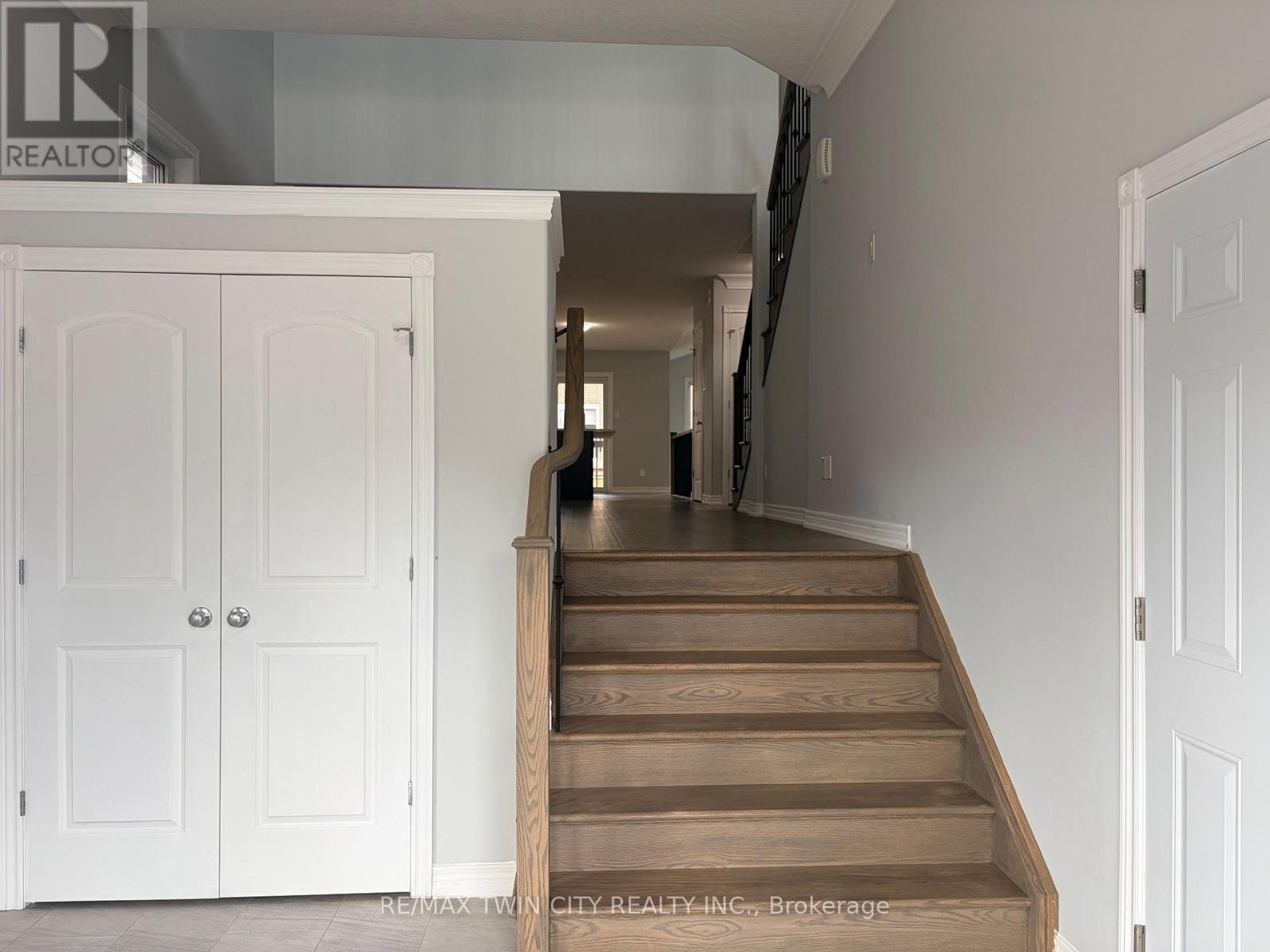 613 Lemay Grove, Peterborough, Ontario  K9K 0G9 - Photo 2 - X13712886