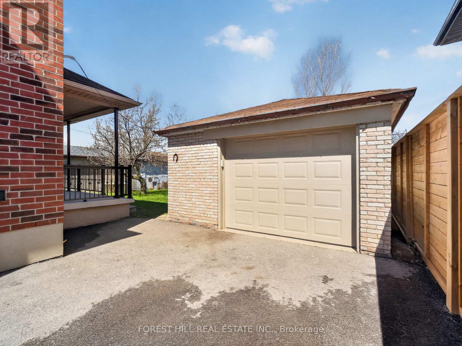 114 Regent Road, Toronto, Ontario  M3K 1H4 - Photo 49 - W13712204