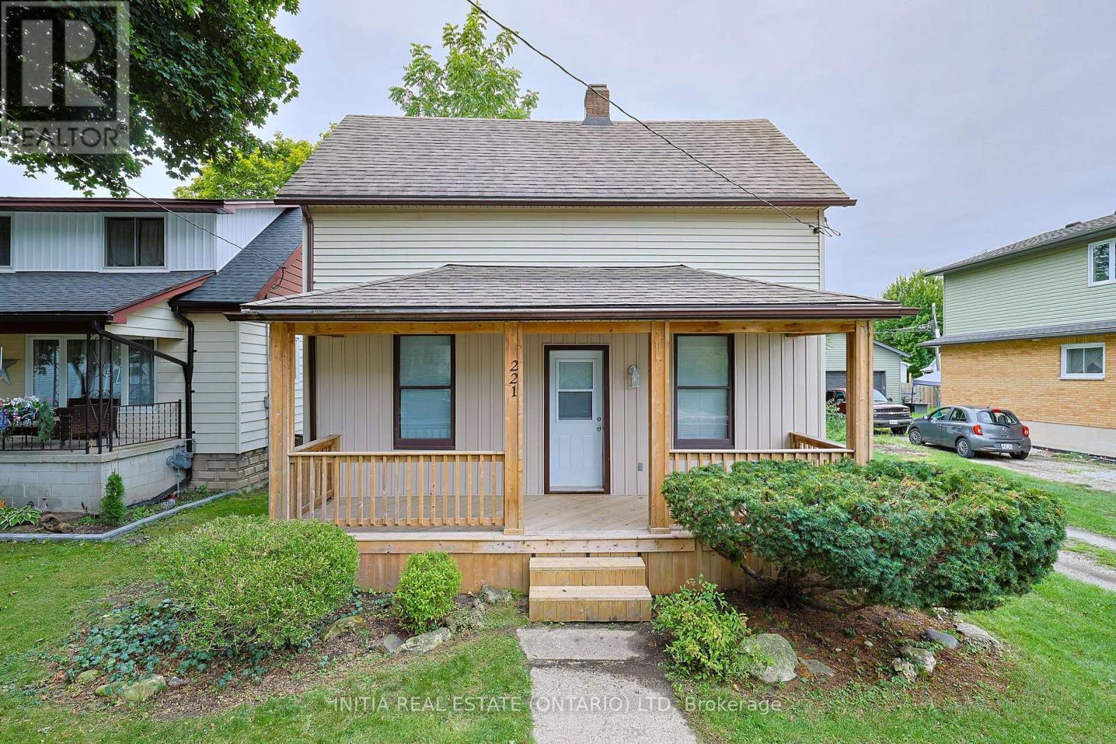 221 BRIGHT STREET, Sarnia, Ontario