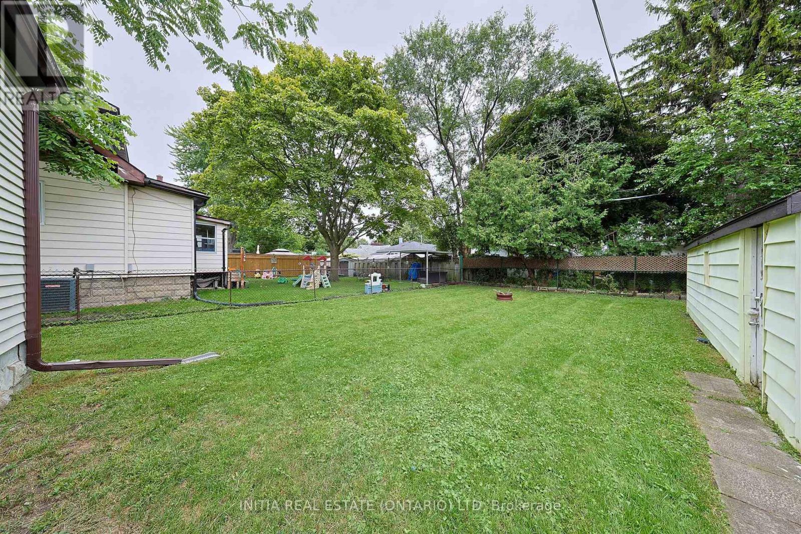 221 Bright Street, Sarnia, Ontario  N7T 4E9 - Photo 27 - X13712964