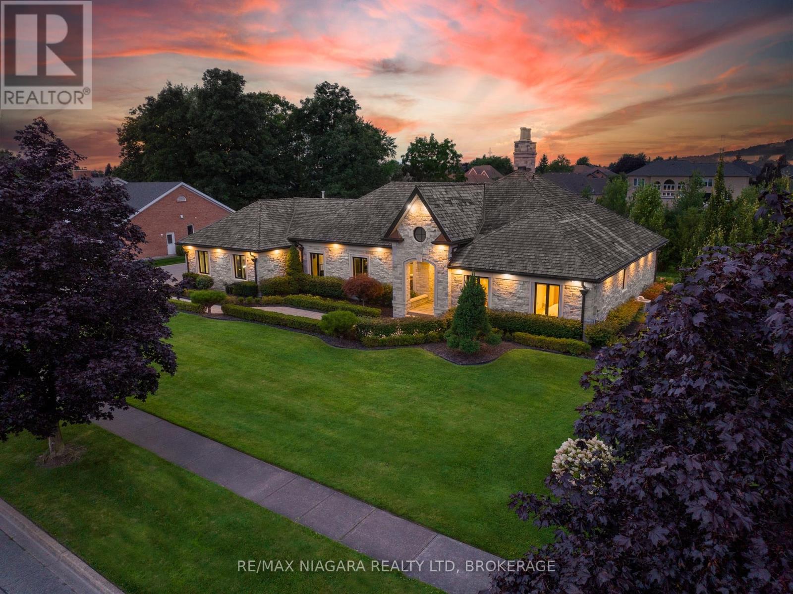 3551 Cardinal Drive, Niagara Falls, Ontario  L2H 2Y1 - Photo 2 - X13712942