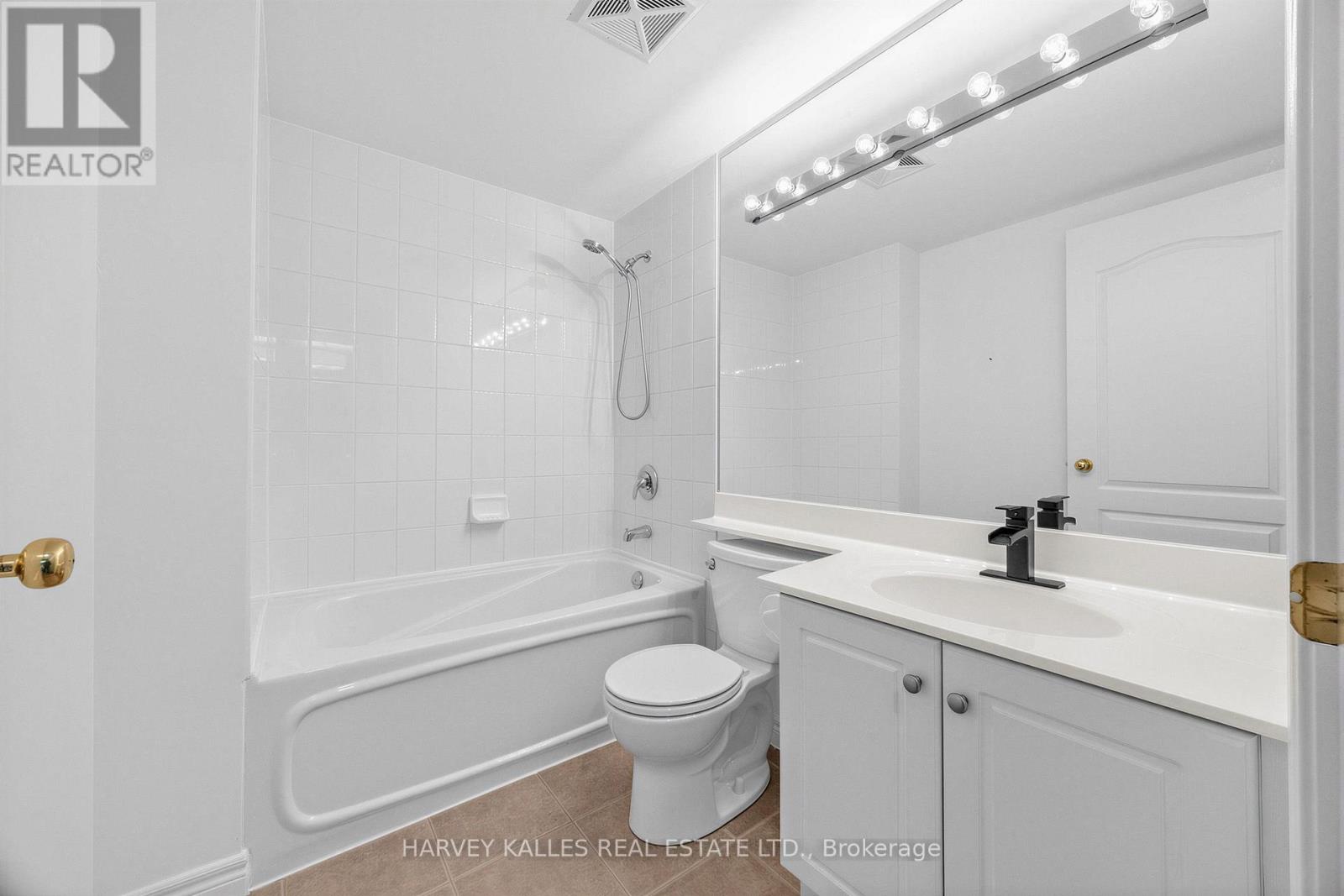 38 William Carson Crescent, Toronto, Ontario  M2P 2H2 - Photo 11 - C13712970