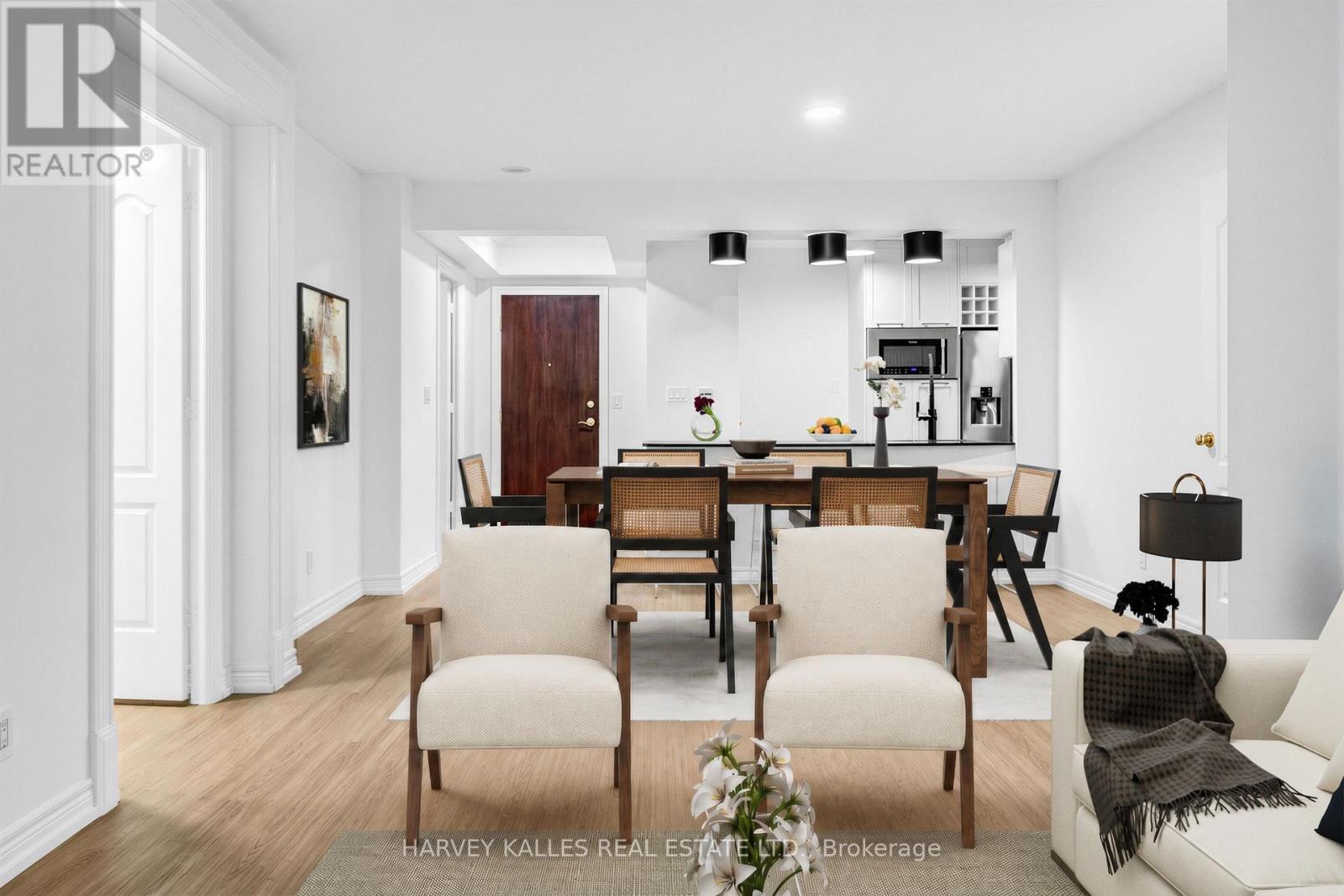 38 William Carson Crescent, Toronto, Ontario  M2P 2H2 - Photo 4 - C13712970