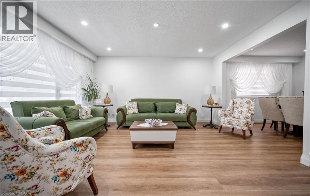 2221 Florian Road, Mississauga, Ontario  L5A 3Y9 - Photo 4 - 40858278