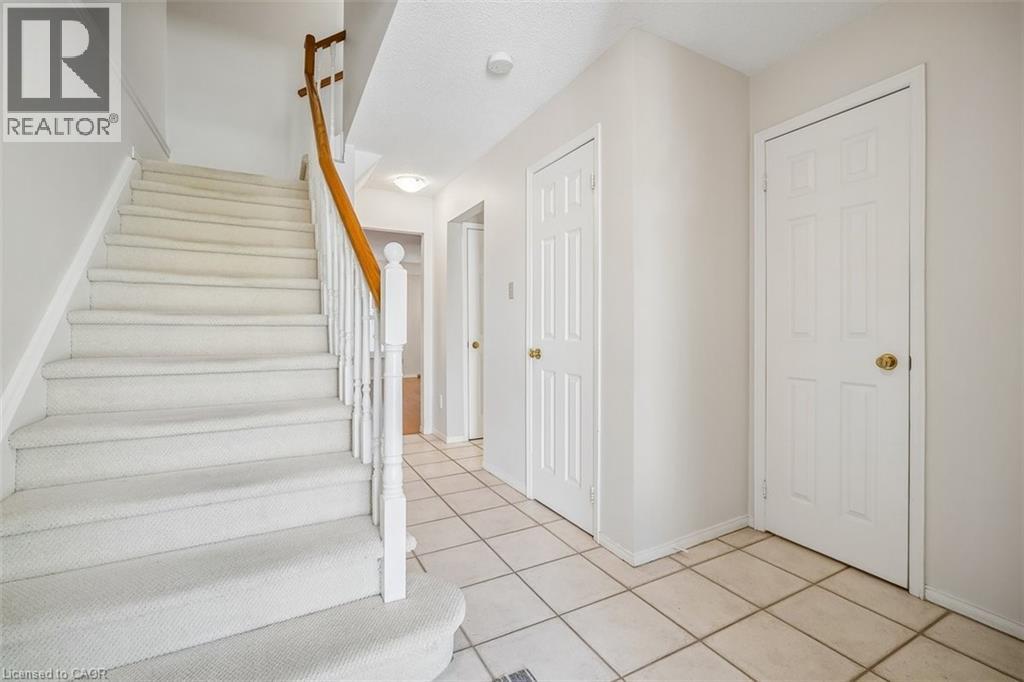 5255 Lakeshore Road Unit# 30, Burlington, Ontario  L7L 5X8 - Photo 3 - 40825737