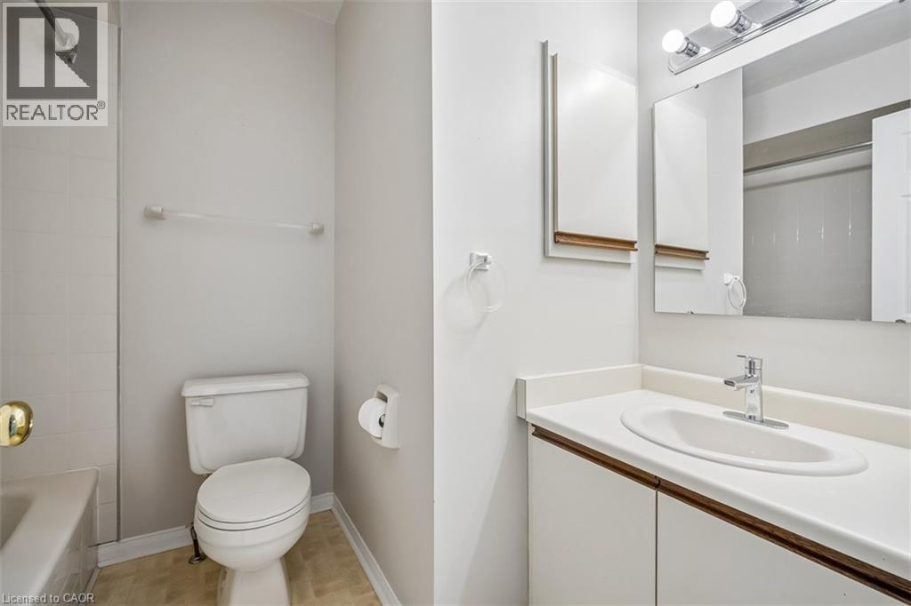 5255 Lakeshore Road Unit# 30, Burlington, Ontario  L7L 5X8 - Photo 18 - 40825737