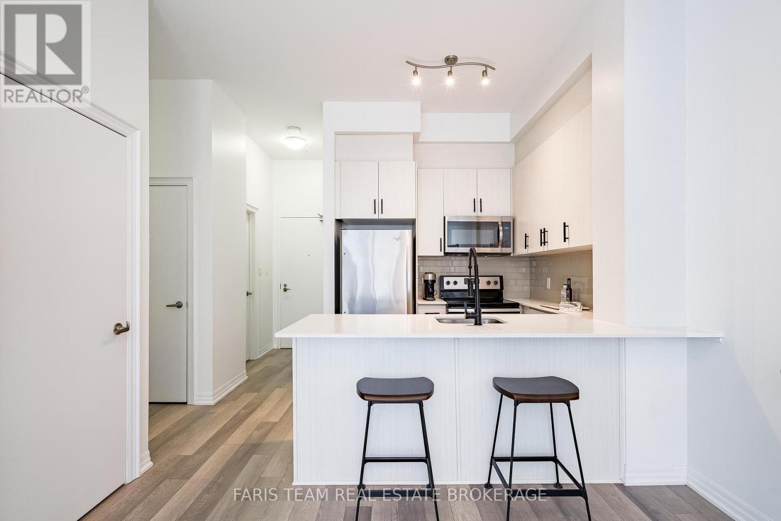 Ph7 - 111 Worsley Street, Barrie, Ontario L4M 5R5 - Photo 5 - S13712928