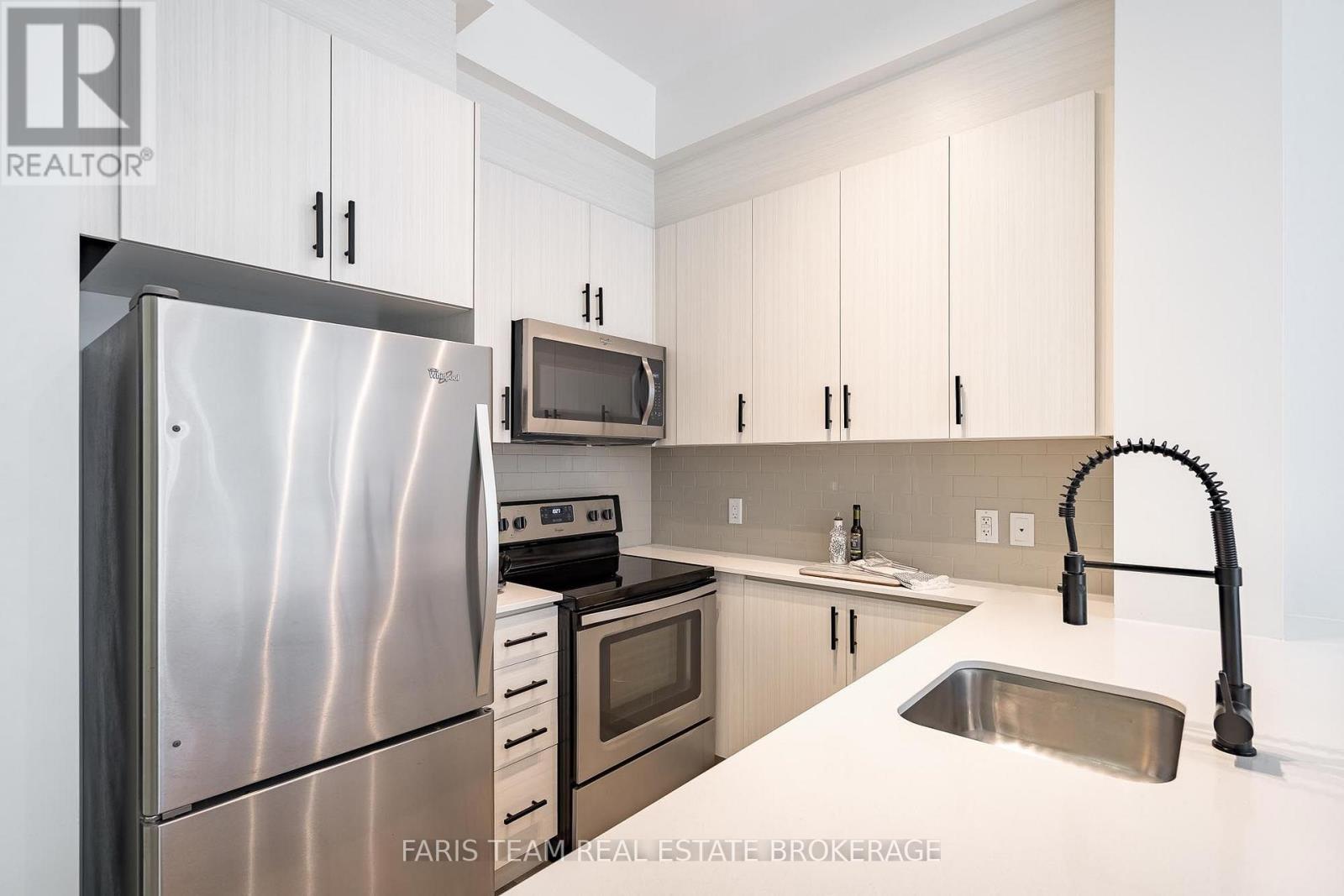 Ph7 - 111 Worsley Street, Barrie, Ontario L4M 5R5 - Photo 8 - S13712928