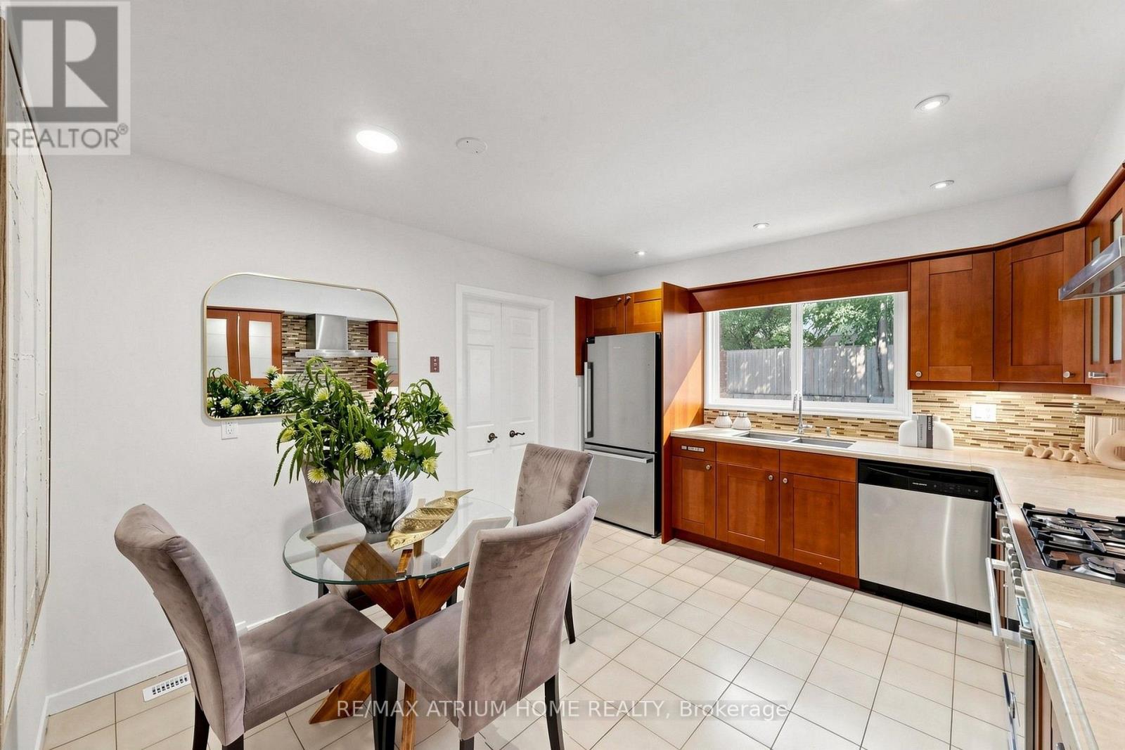61 Hobart Drive, Toronto, Ontario  M2J 3J8 - Photo 19 - C13709052