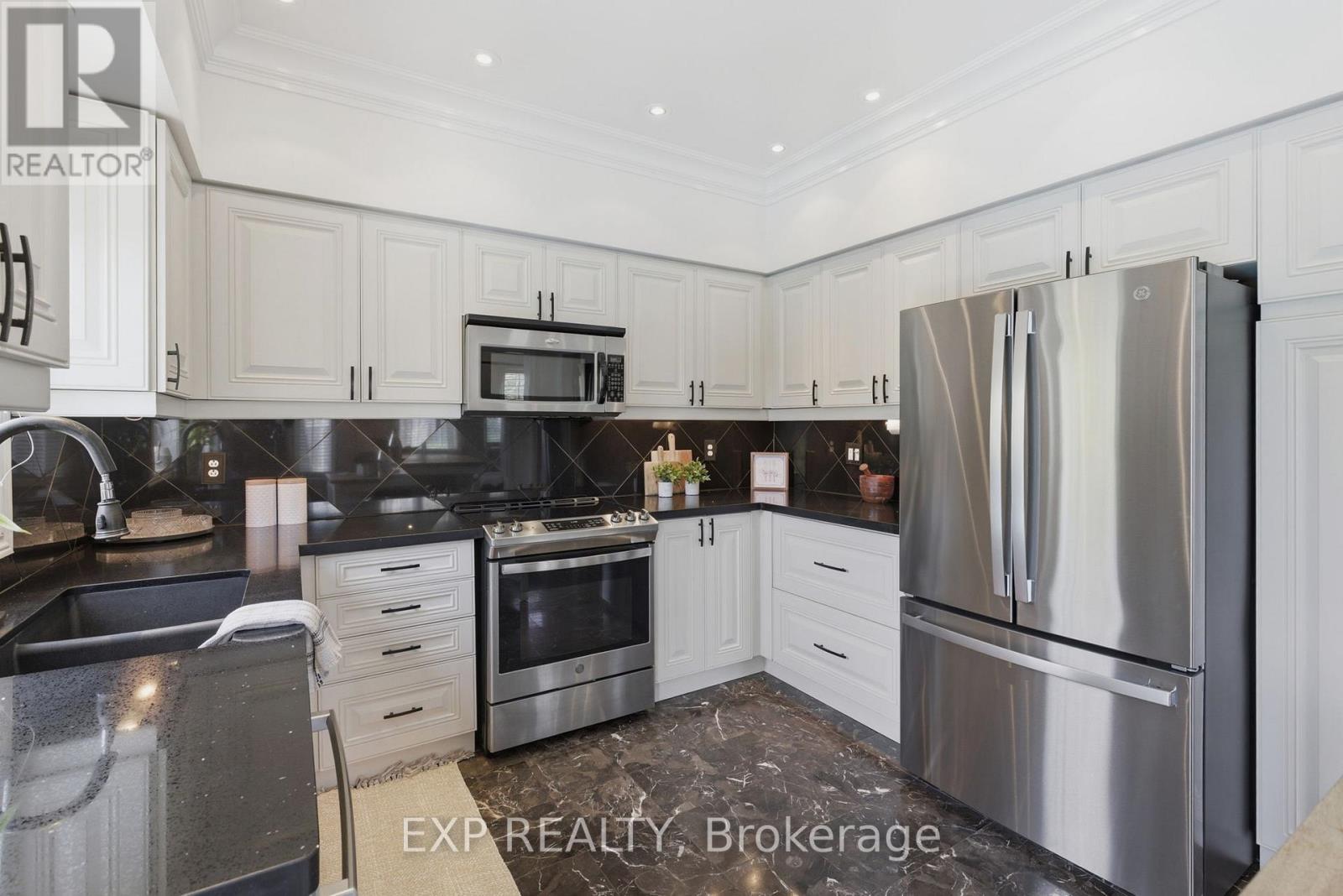 2137 Frontier Drive, Oakville, Ontario  L6M 3S3 - Photo 16 - W13712910