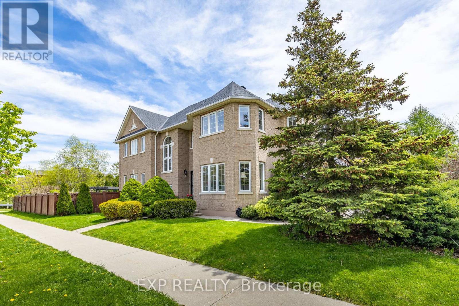 2137 Frontier Drive, Oakville, Ontario  L6M 3S3 - Photo 2 - W13712910