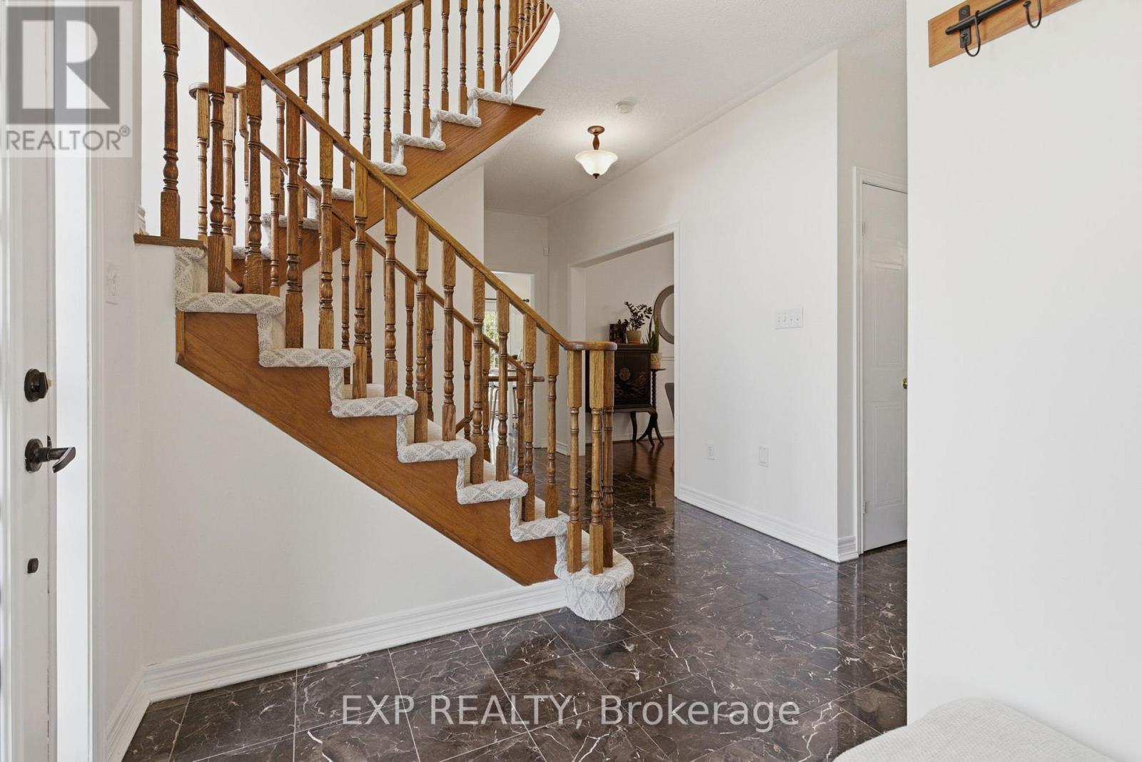 2137 Frontier Drive, Oakville, Ontario  L6M 3S3 - Photo 8 - W13712910