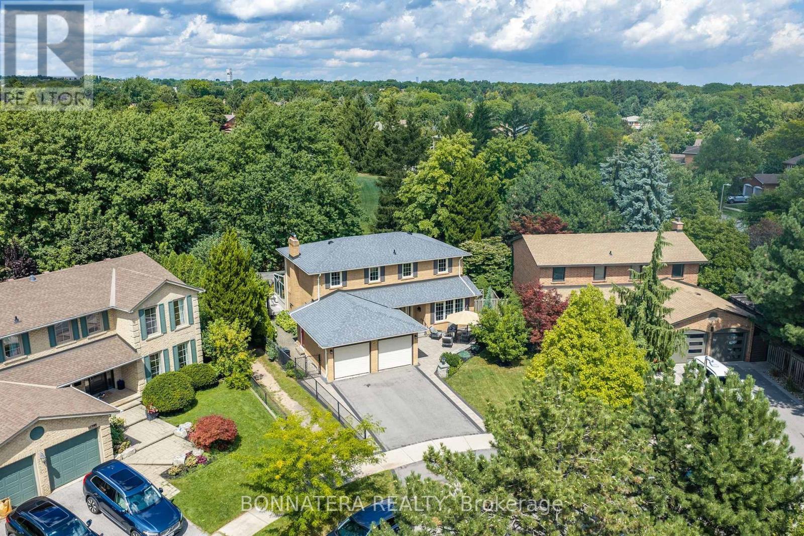1409 Holly Court, Oakville, Ontario  L6H 3H4 - Photo 3 - W13712936